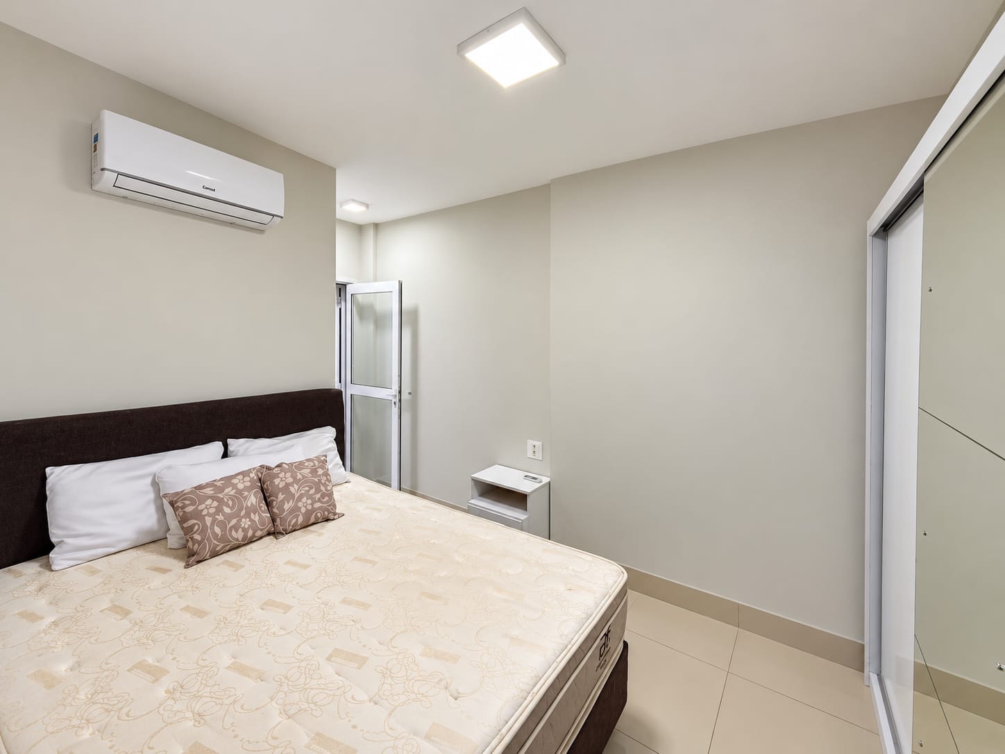 Excelente apartamento com 3 Quartos e 78m² para alugar na Zona 01 - Maringá/PR