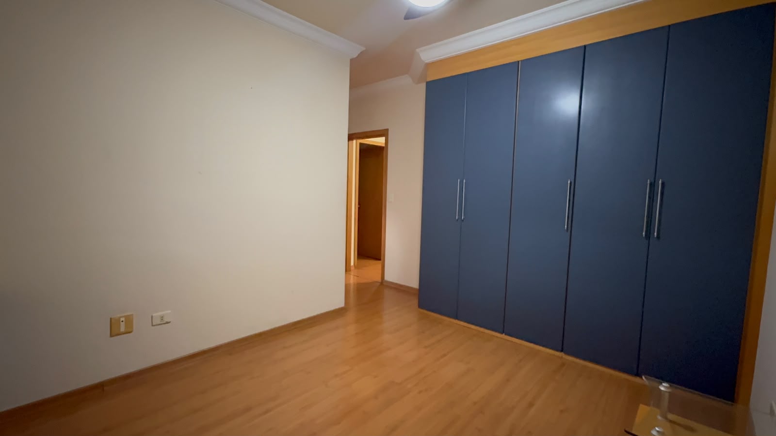 Sobrado de Alto Padrão com Piscina, Sauna,  edícula, 4 Suítes e Área de Lazer Completa