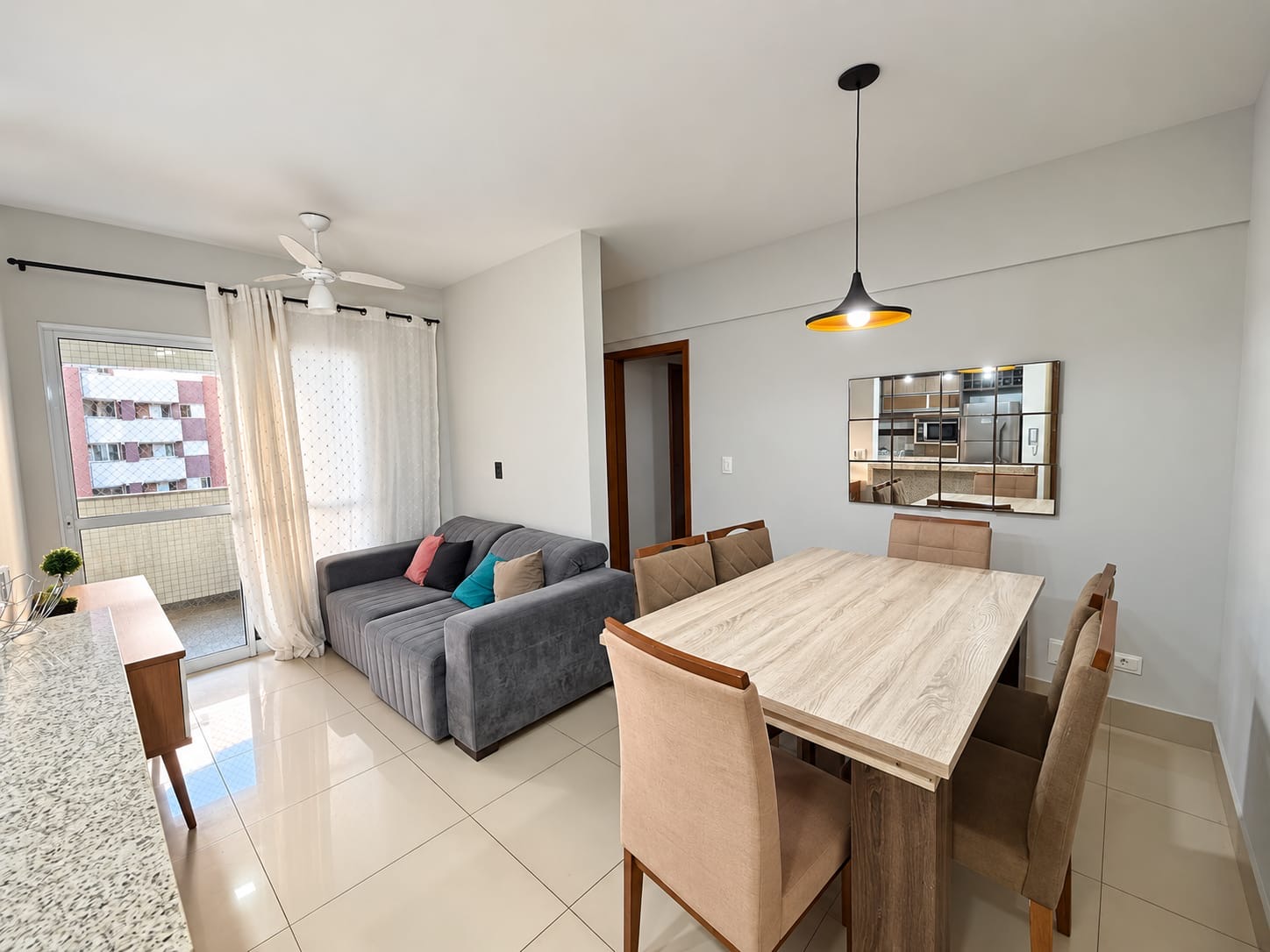 Excelente apartamento com 3 Quartos e 78m² para alugar na Zona 01 - Maringá/PR