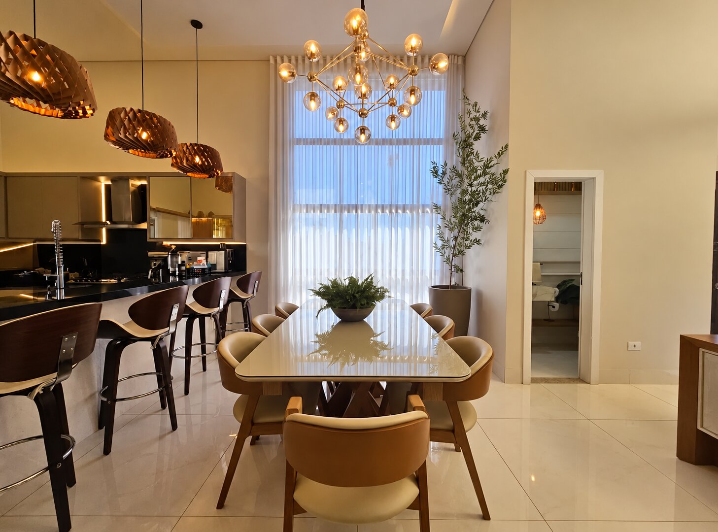 Casa com 3 Quartos, 276 m² à Venda no Jardim São Conrado - Maringá/PR