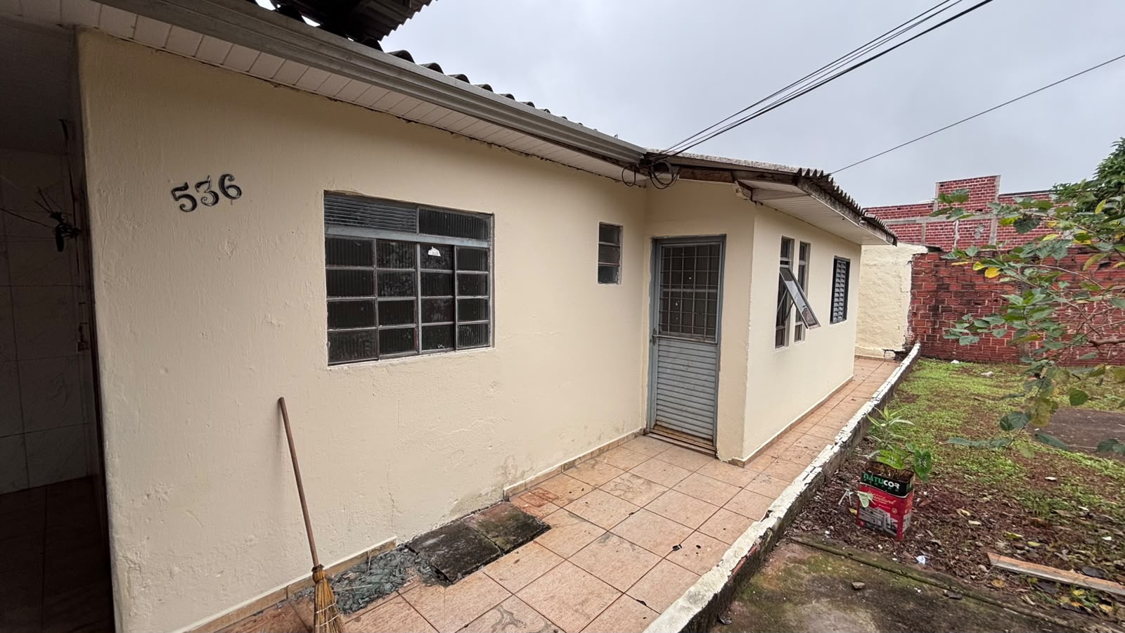 Casa à Venda com 2 Quartos, 80m² - Parque Residencial Tuiuti - Maringá/PR