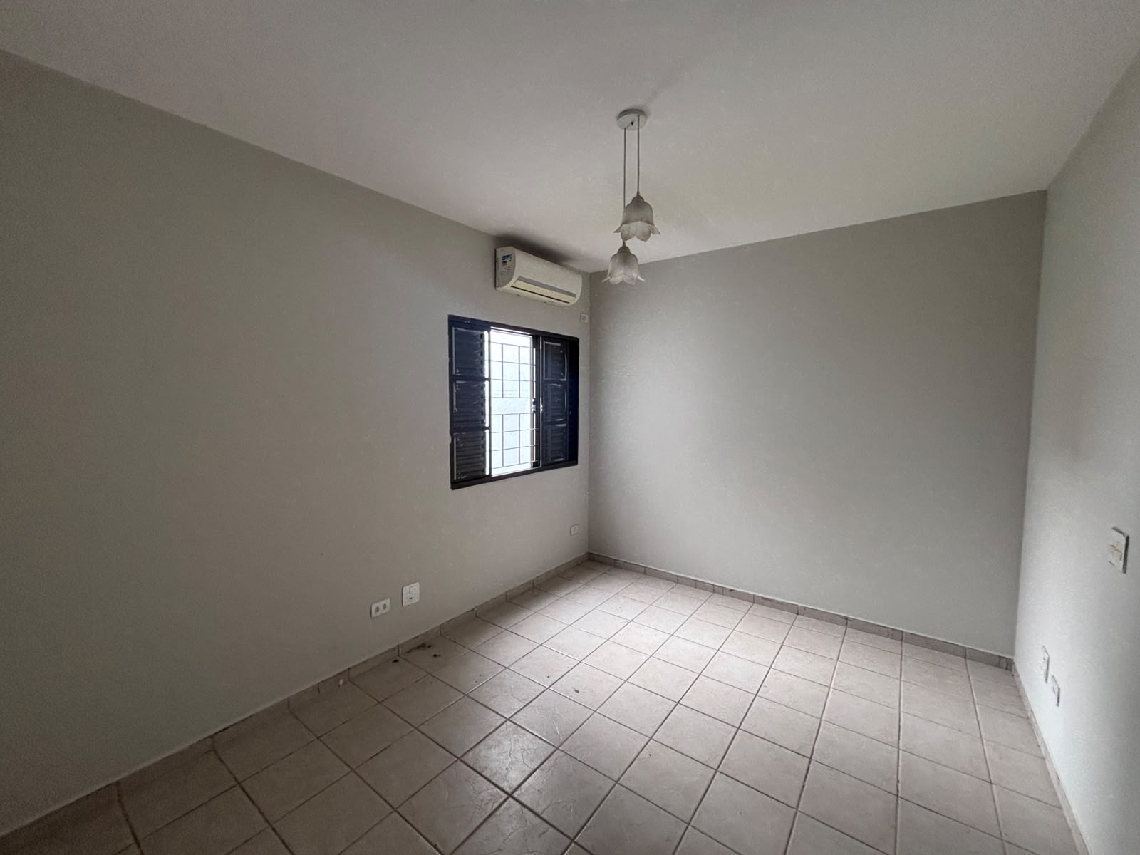 Casa com 3 Quartos, 115 m² - Jardim Imperial II, Maringá/PR