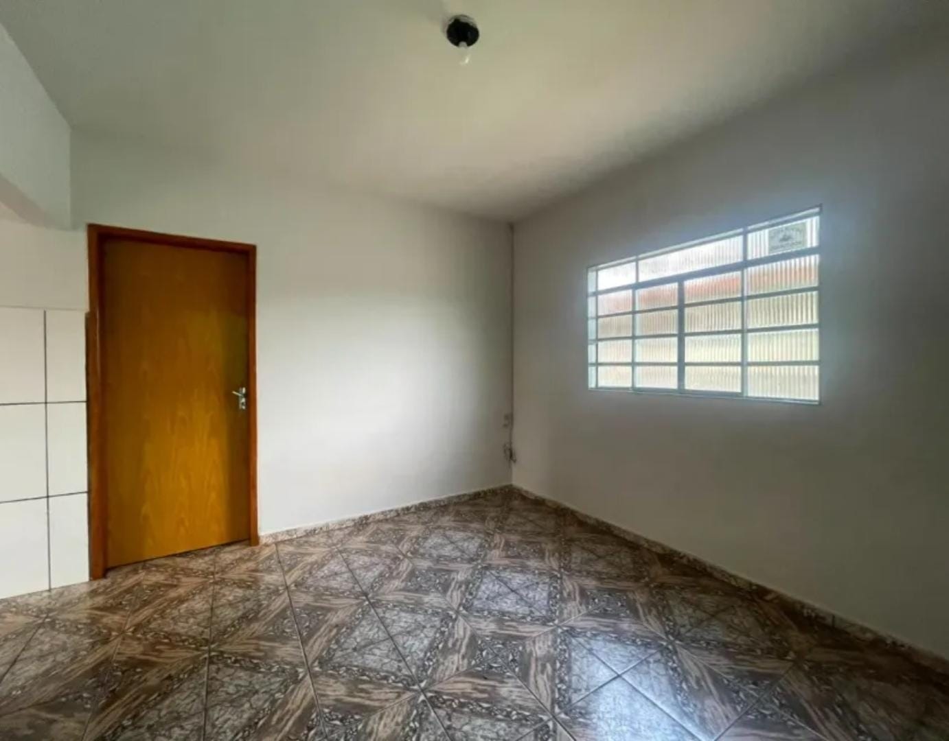 Casa para alugar com 2 Quartos em Maringá