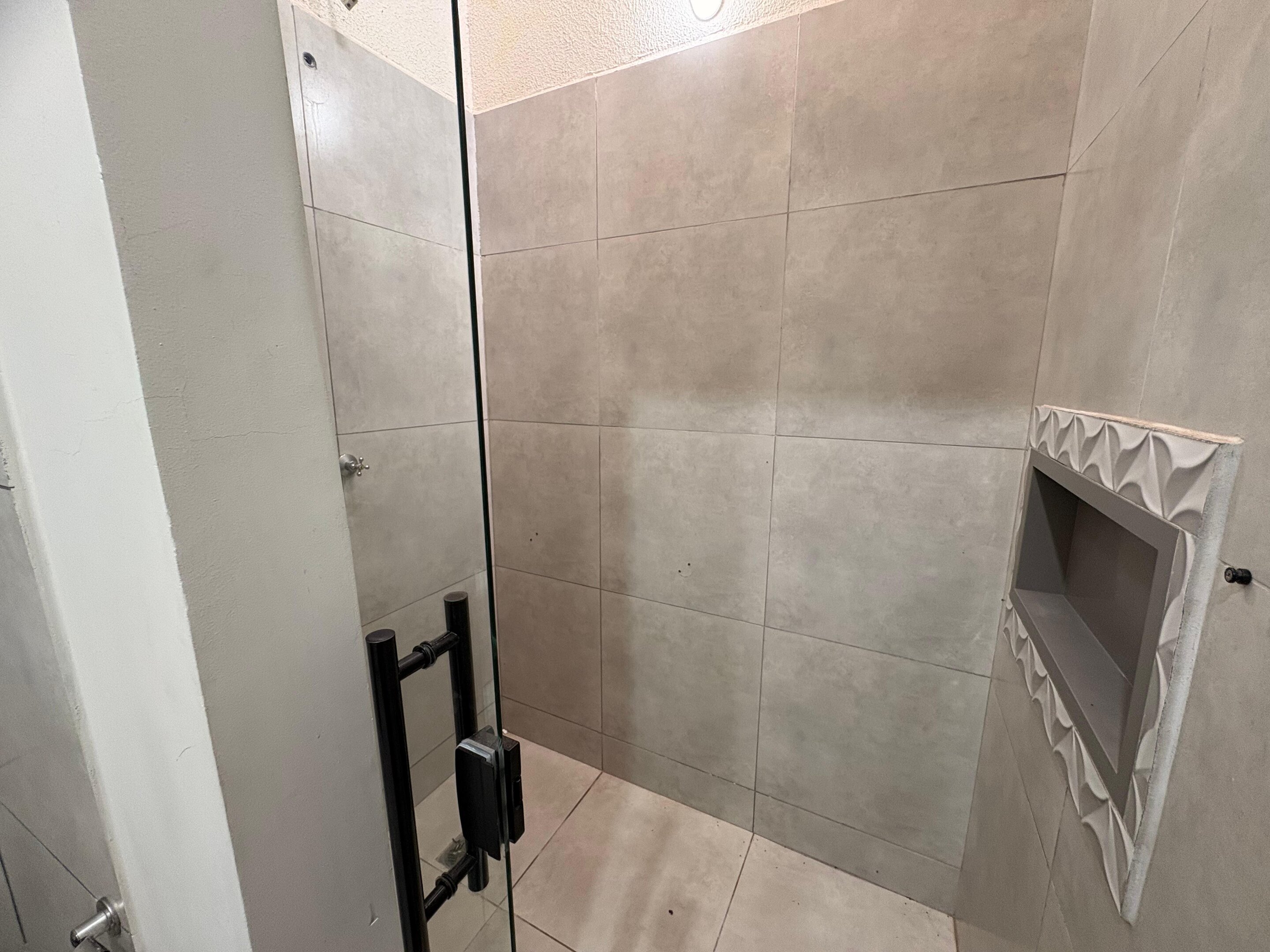 Casa de Fundo para Locação com 1 Quarto Próxima à Chácara Aeroporto – Água e Luz Inclusas