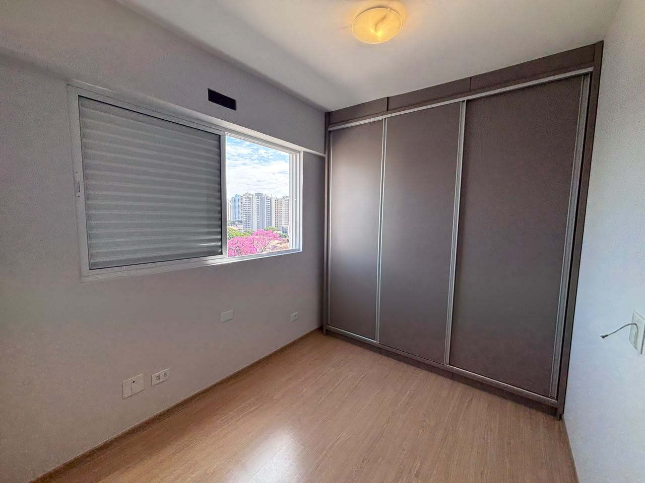 Apartamento com 2 Quartos e 48m² na Zona 03 - Maringá/PR