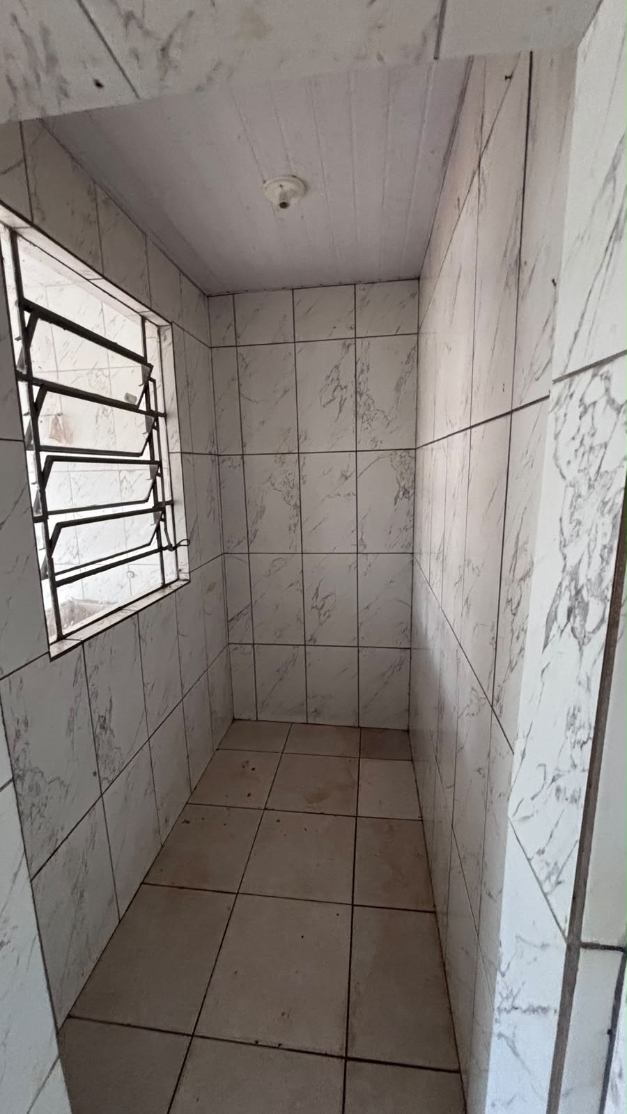 Casa à Venda com 2 Quartos, 80m² - Parque Residencial Tuiuti - Maringá/PR