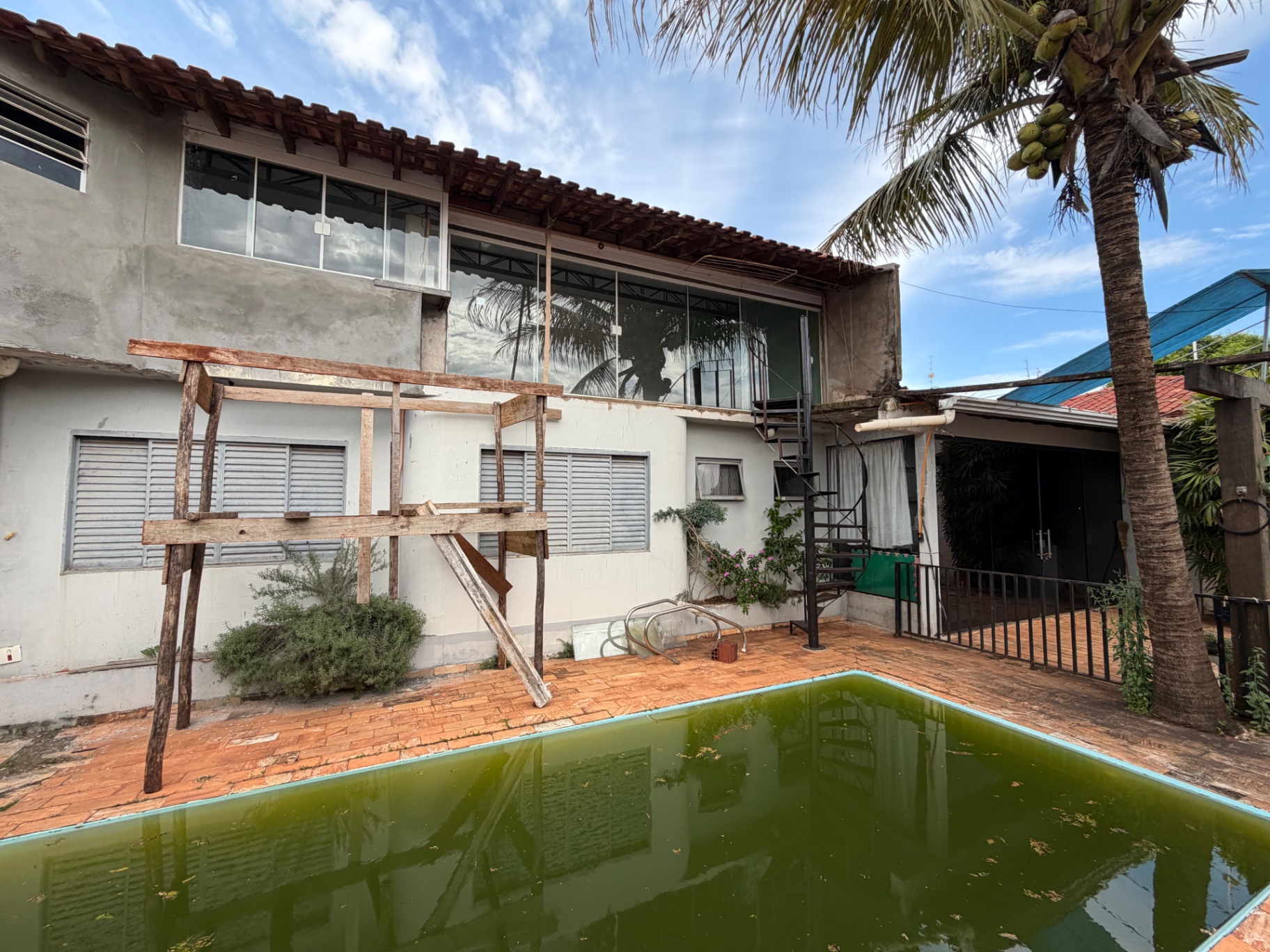 Kitnet com 1 Quarto e 34 m² - Parque das Grevíleas, Maringá/PR