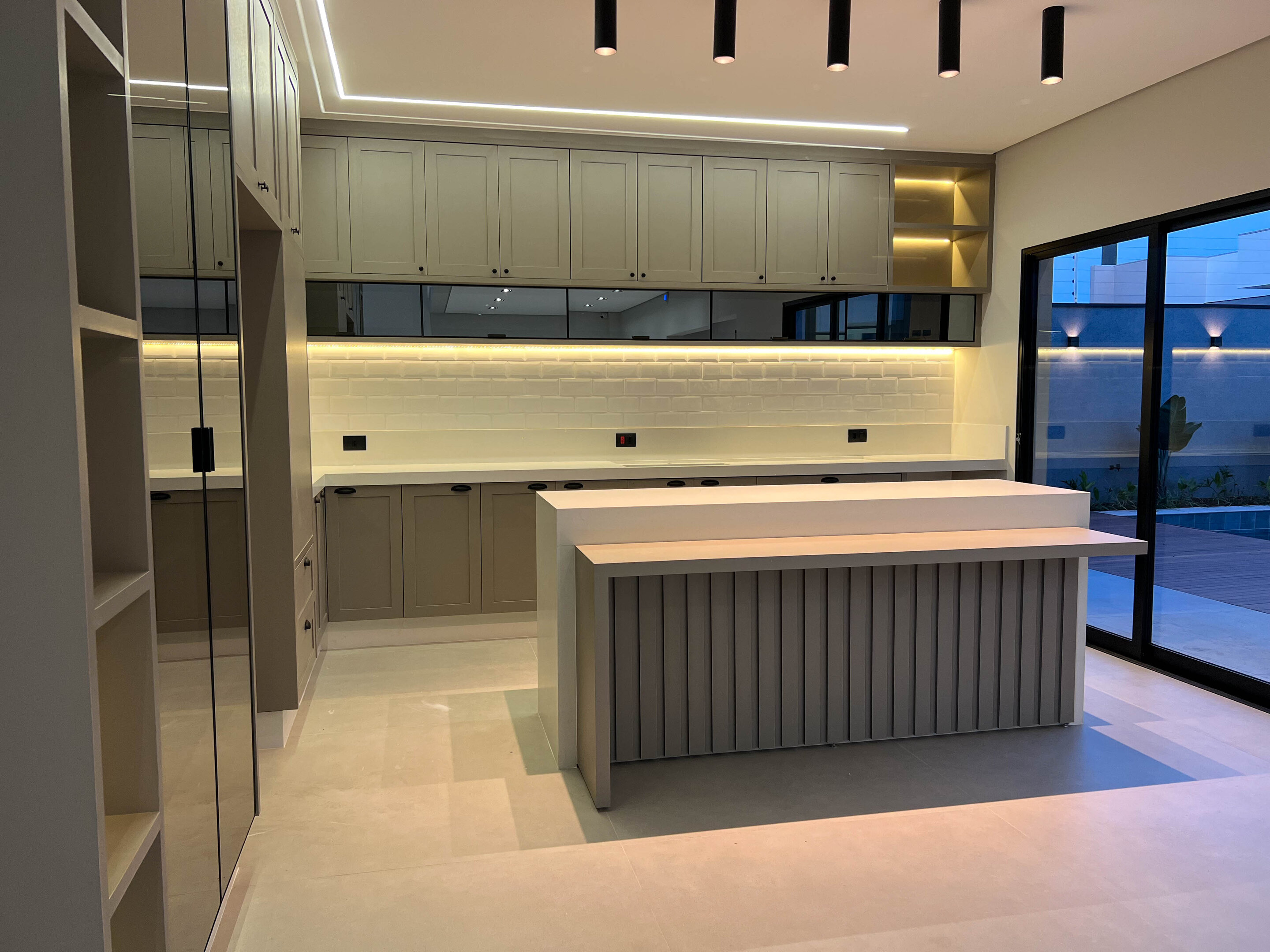 CASA DE ALTO PADRÃO 4 Quartos, 420 m² - JARDIM DAS NAÇÕES, Maringá/PR