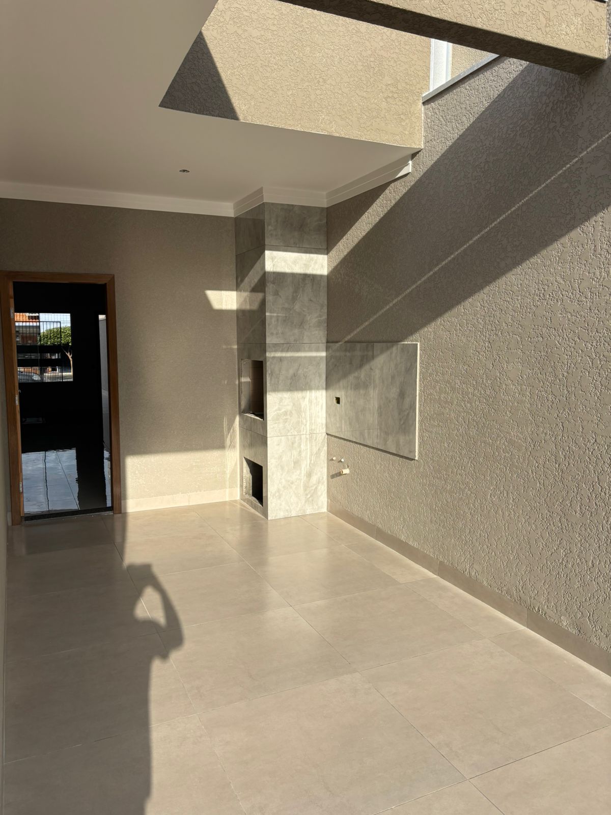 Casa Moderna com 1 Suíte e Área Gourmet à Venda em Maringá/PR