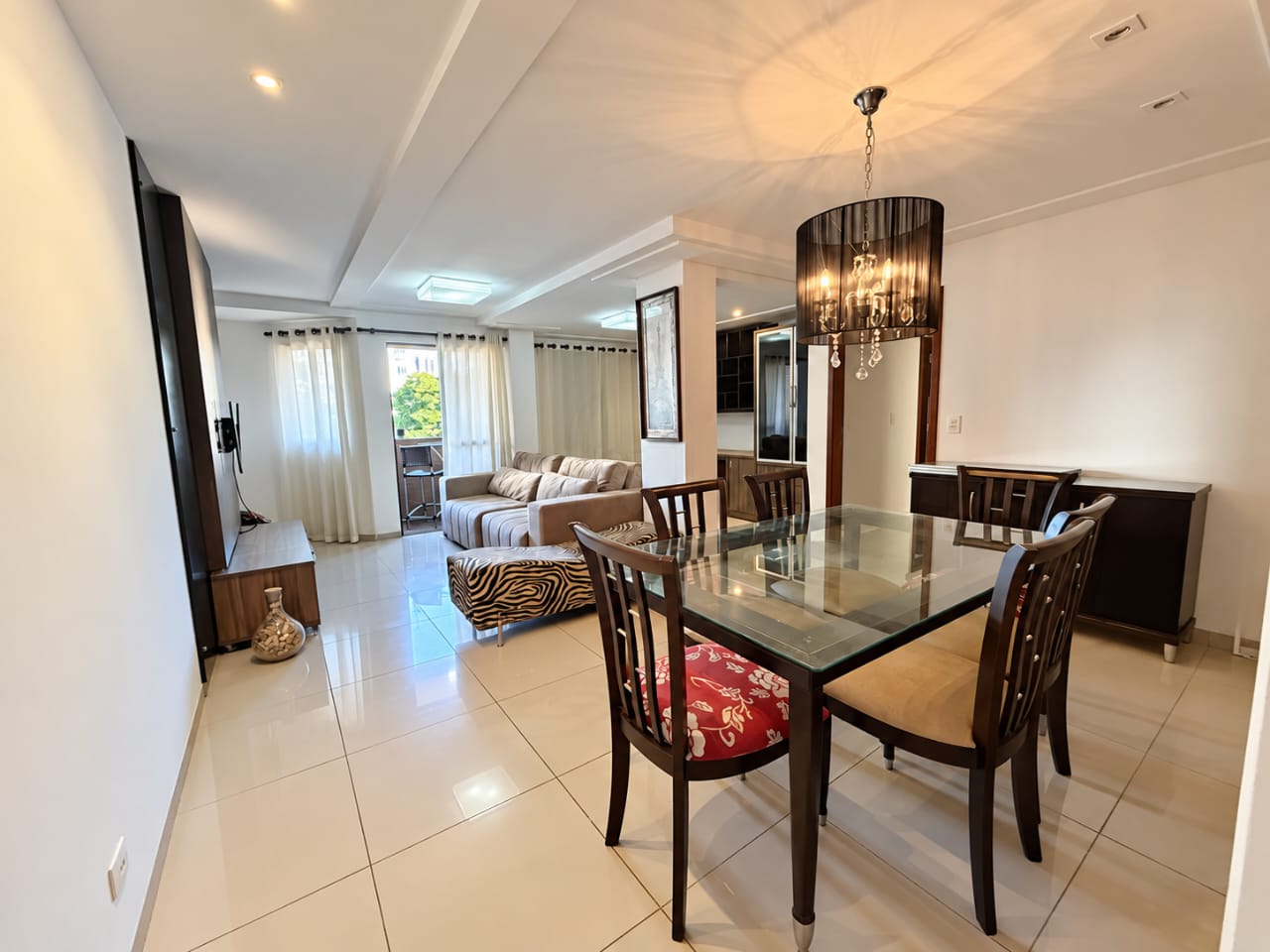 Seu Novo Lar na Zona 07 – 170 m², Mobiliado, Suíte e Garagem
