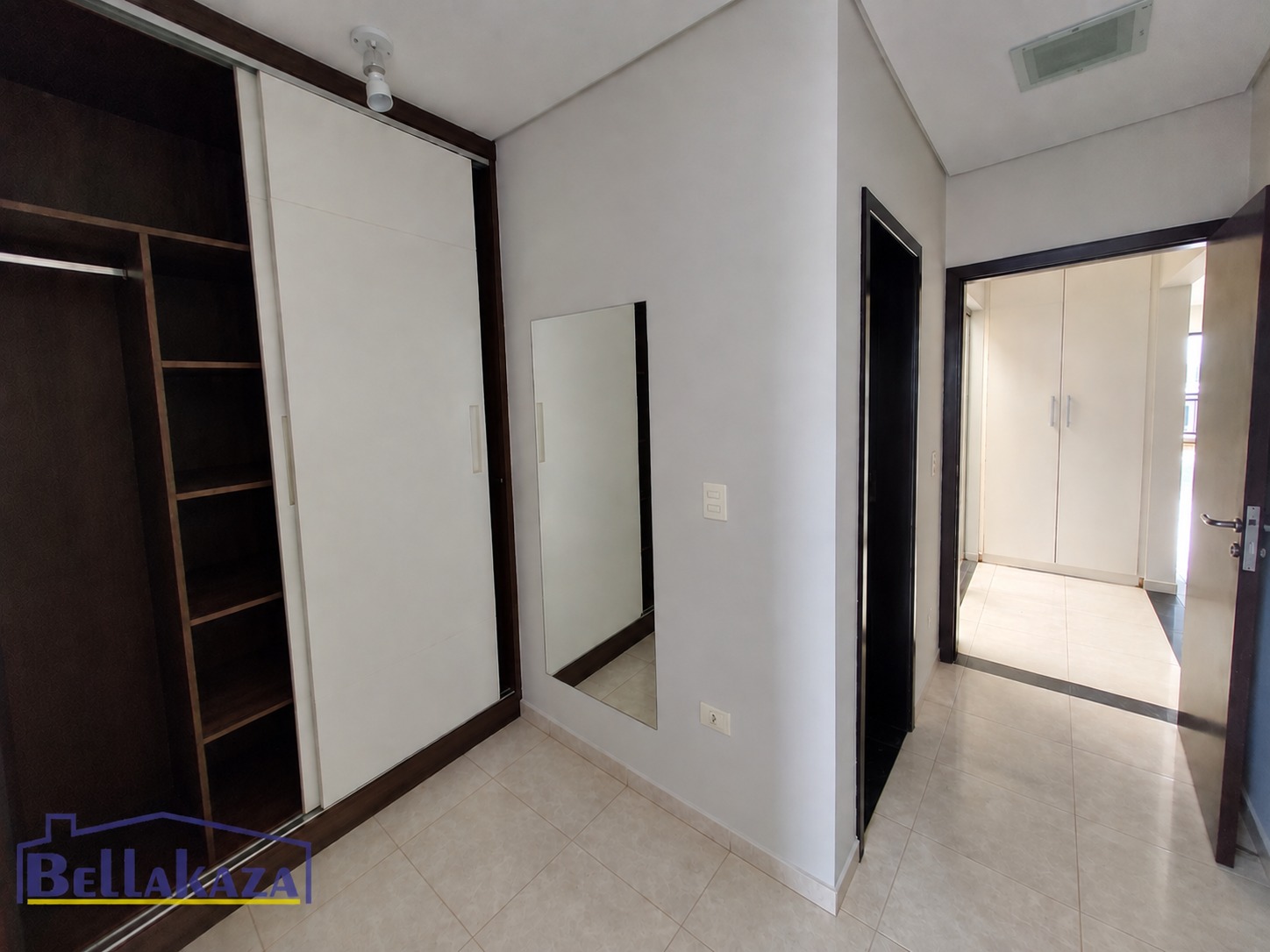 Apartamento de 110 m² com 2 Quartos, 1 Suíte e Sacada no Jardim Universo — Maringá/PR