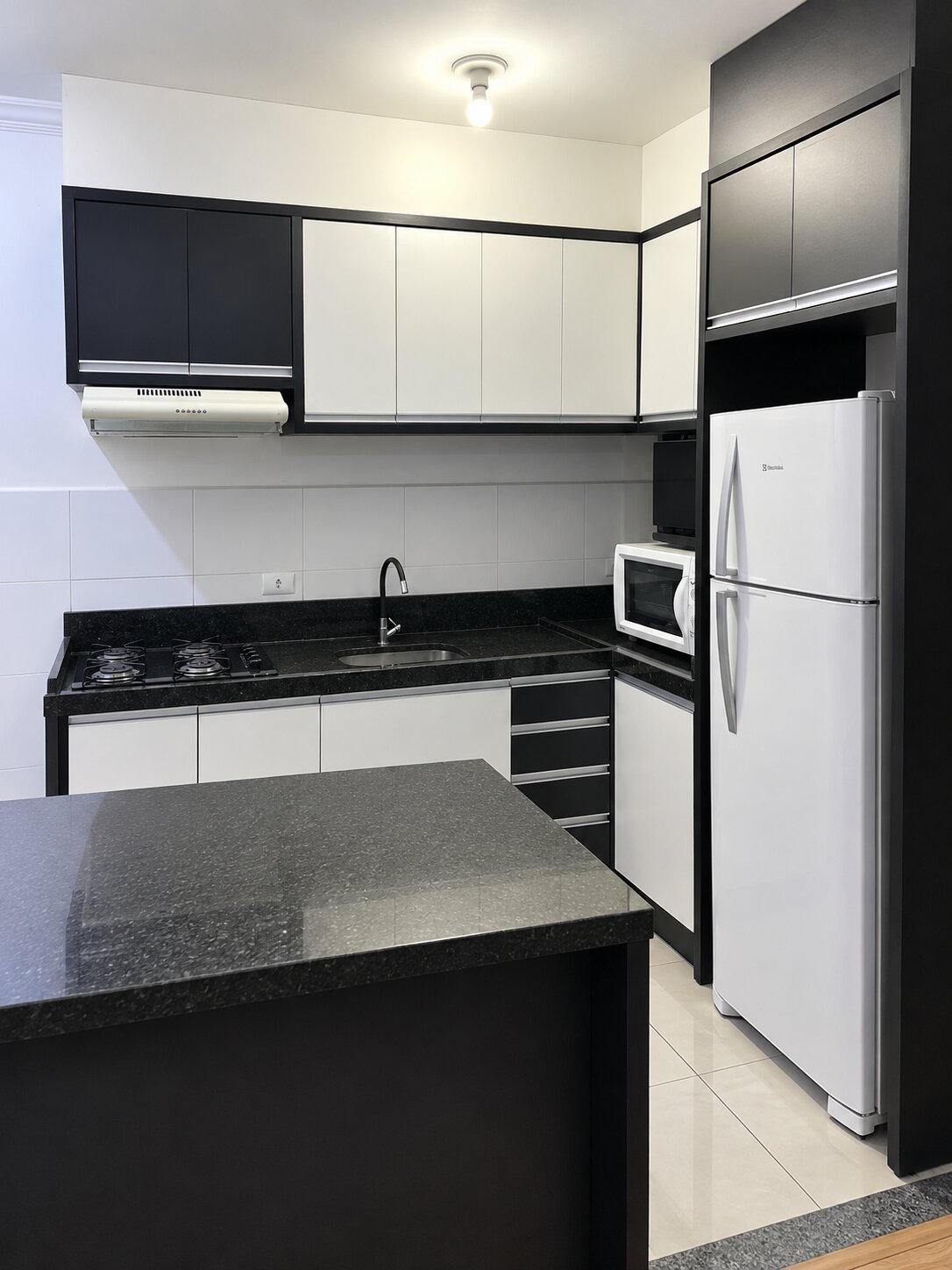 Apartamento com 2 Quartos, 49 m² - Jardim das Estações, Maringá/PR