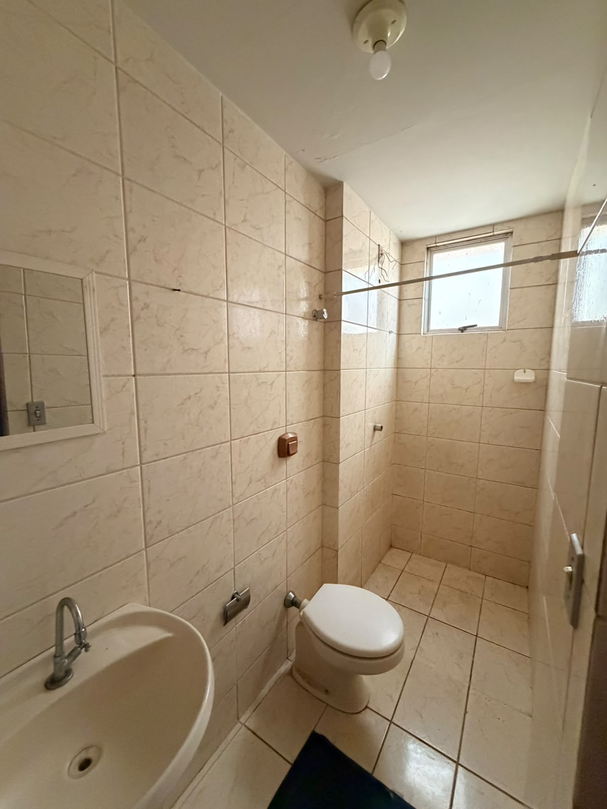 Kitnet com 1 Quarto e 25 m² na Zona 07 - Maringá/PR