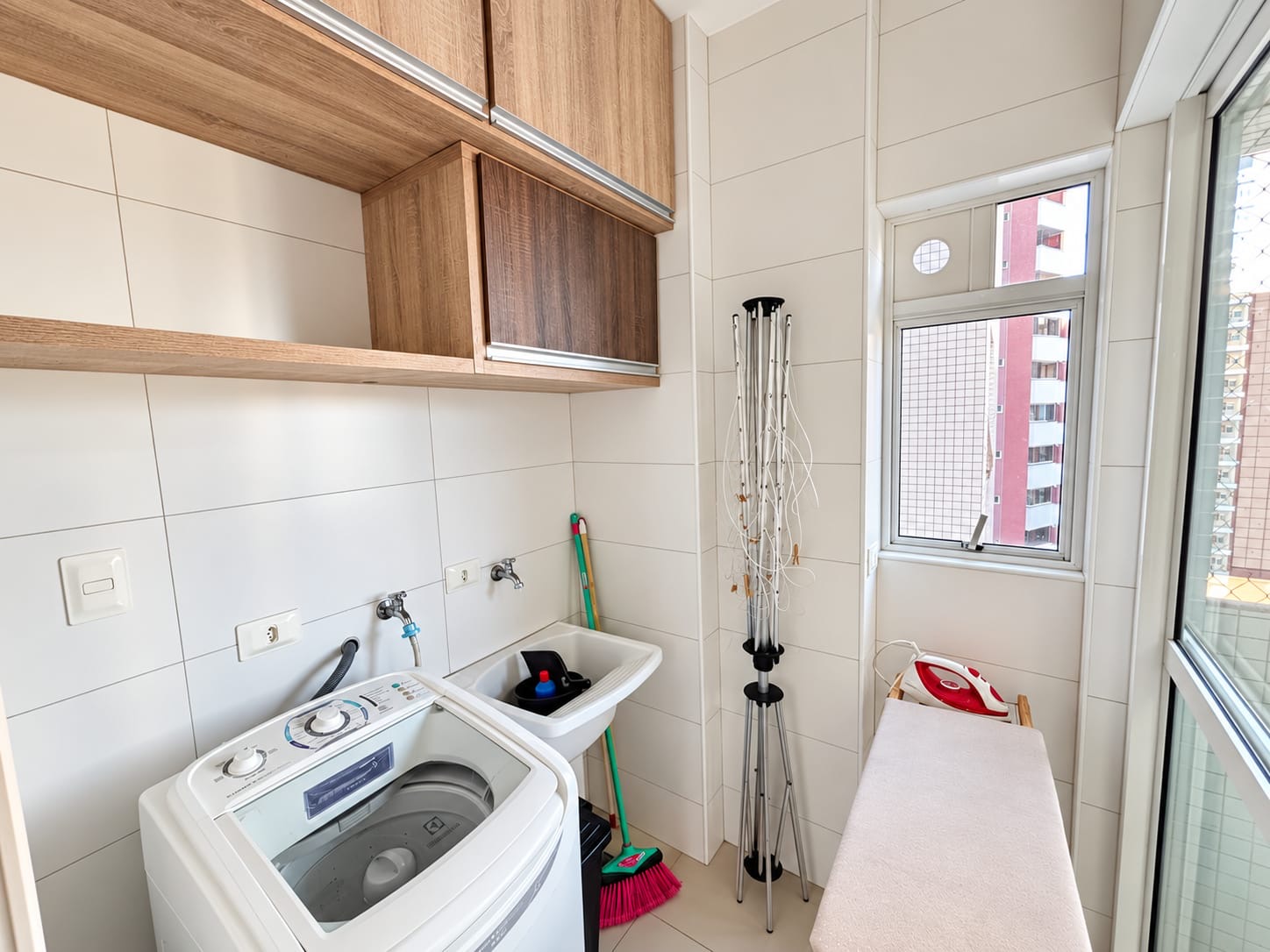 Excelente apartamento com 3 Quartos e 78m² para alugar na Zona 01 - Maringá/PR