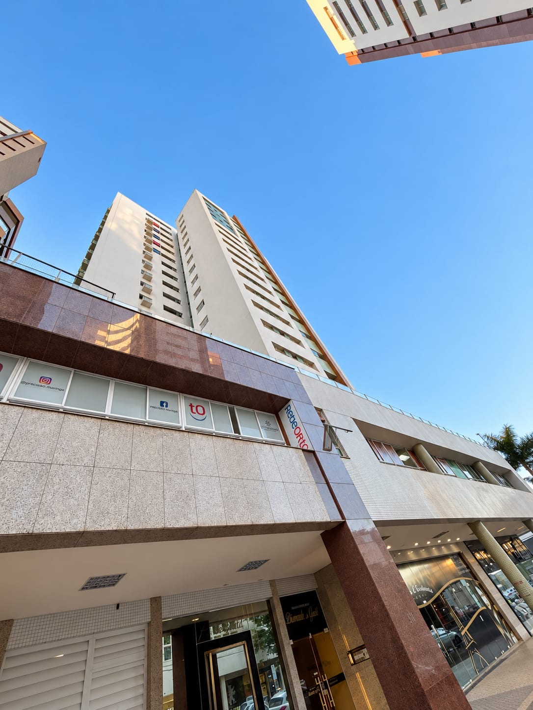 Excelente apartamento com 3 Quartos e 78m² para alugar na Zona 01 - Maringá/PR