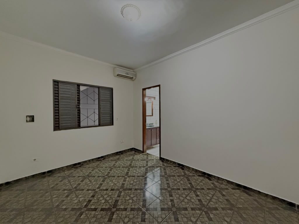 🏡 CASA PARA LOCAÇÃO | 1 SUÍTE + 2 QUARTOS, CHURRASQUEIRA E 3 VAGAS NA VILA ESPERANÇA ✨