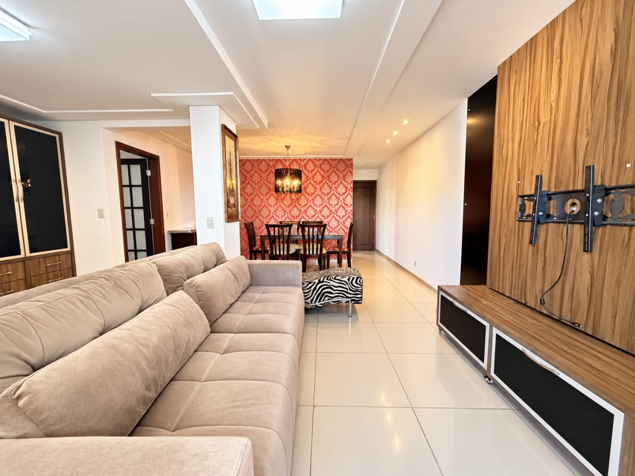 Seu Novo Lar na Zona 07 – 170 m², Mobiliado, Suíte e Garagem