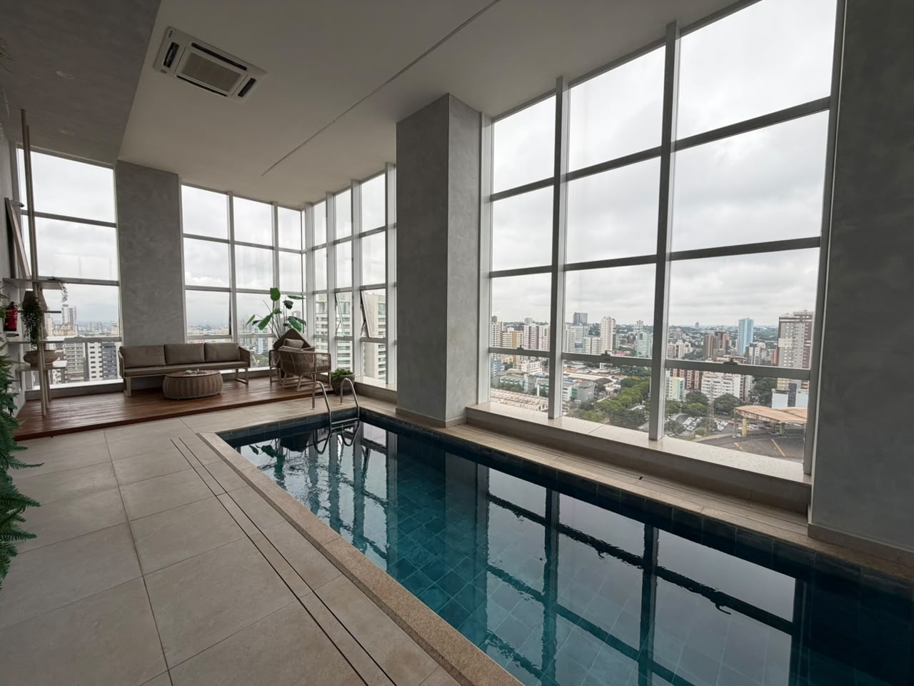 Apartamento com 3 Quartos, 116m² e 2 Vagas na Zona 07 - Maringá/PR
