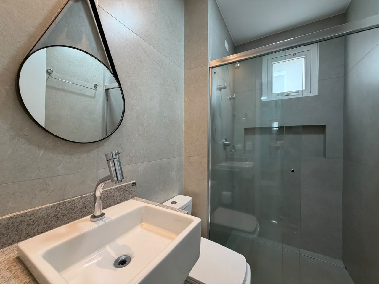 Apartamento com 3 Quartos, 116m² e 2 Vagas na Zona 07 - Maringá/PR