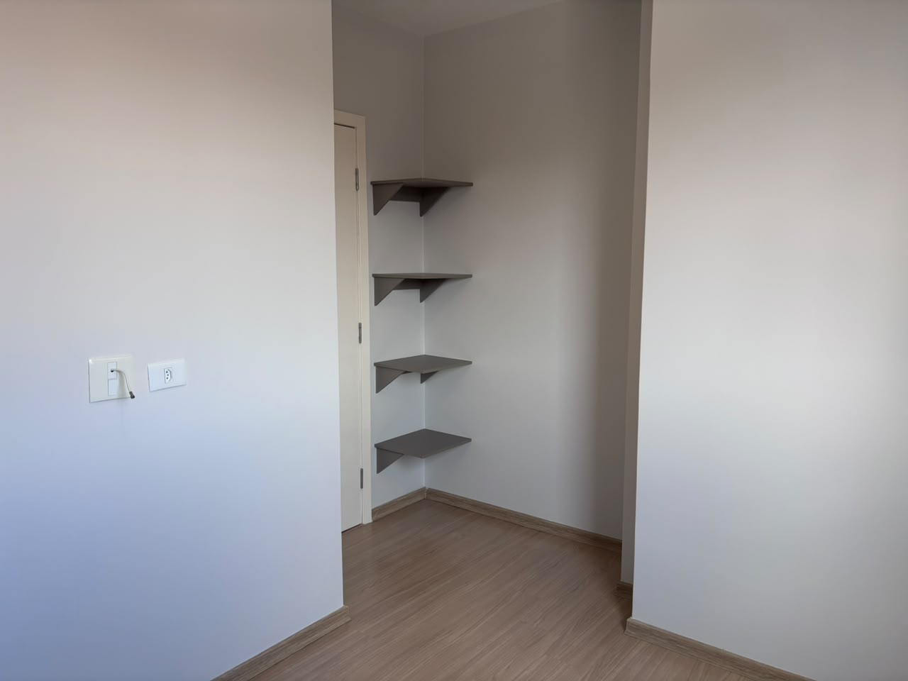 Apartamento com 2 Quartos e 48m² na Zona 03 - Maringá/PR