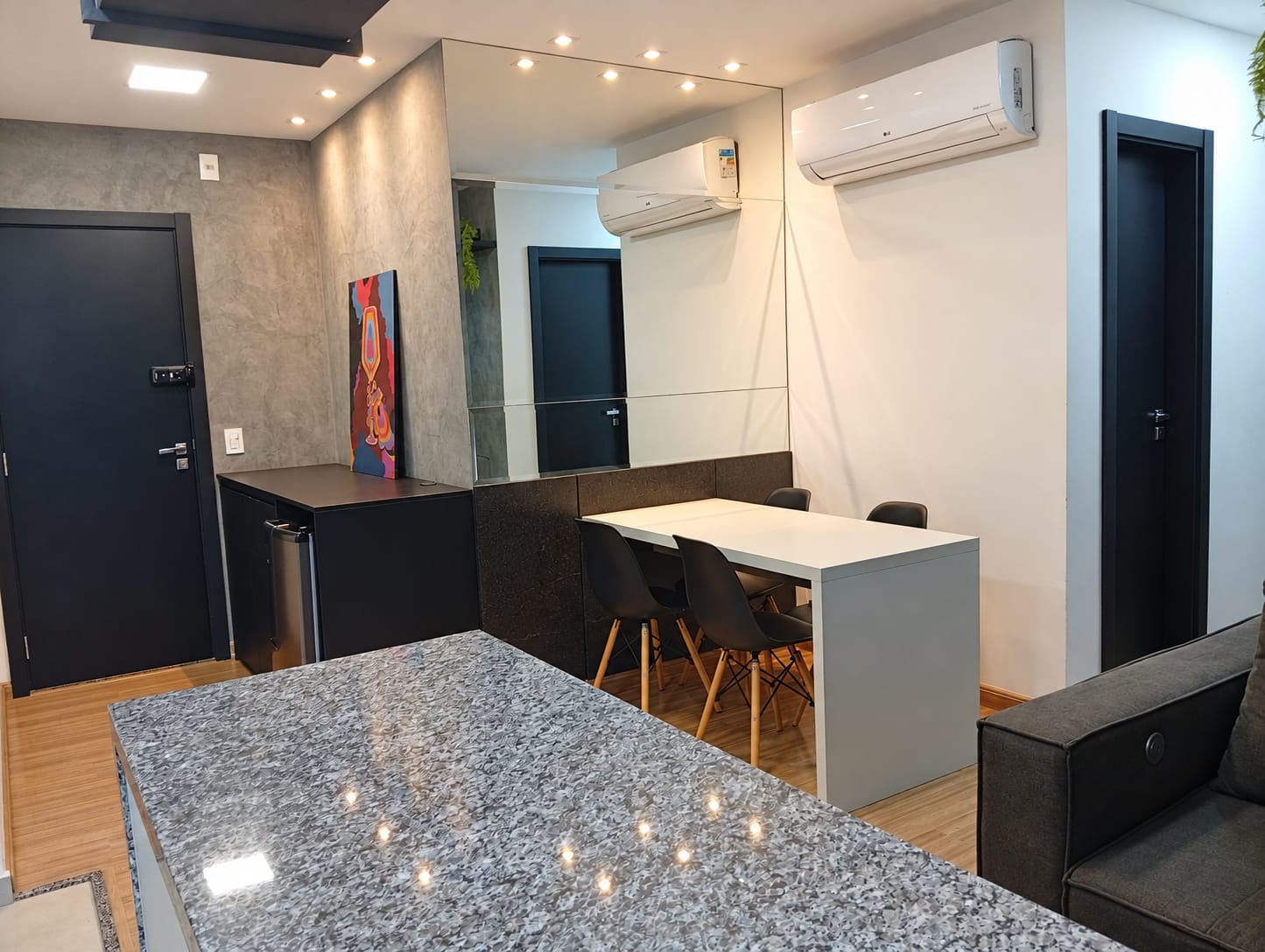 **Studio mobiliado no Connect Studios: conforto, praticidade e lazer completo!**