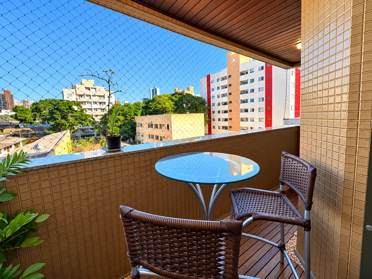 Seu Novo Lar na Zona 07 – 170 m², Mobiliado, Suíte e Garagem