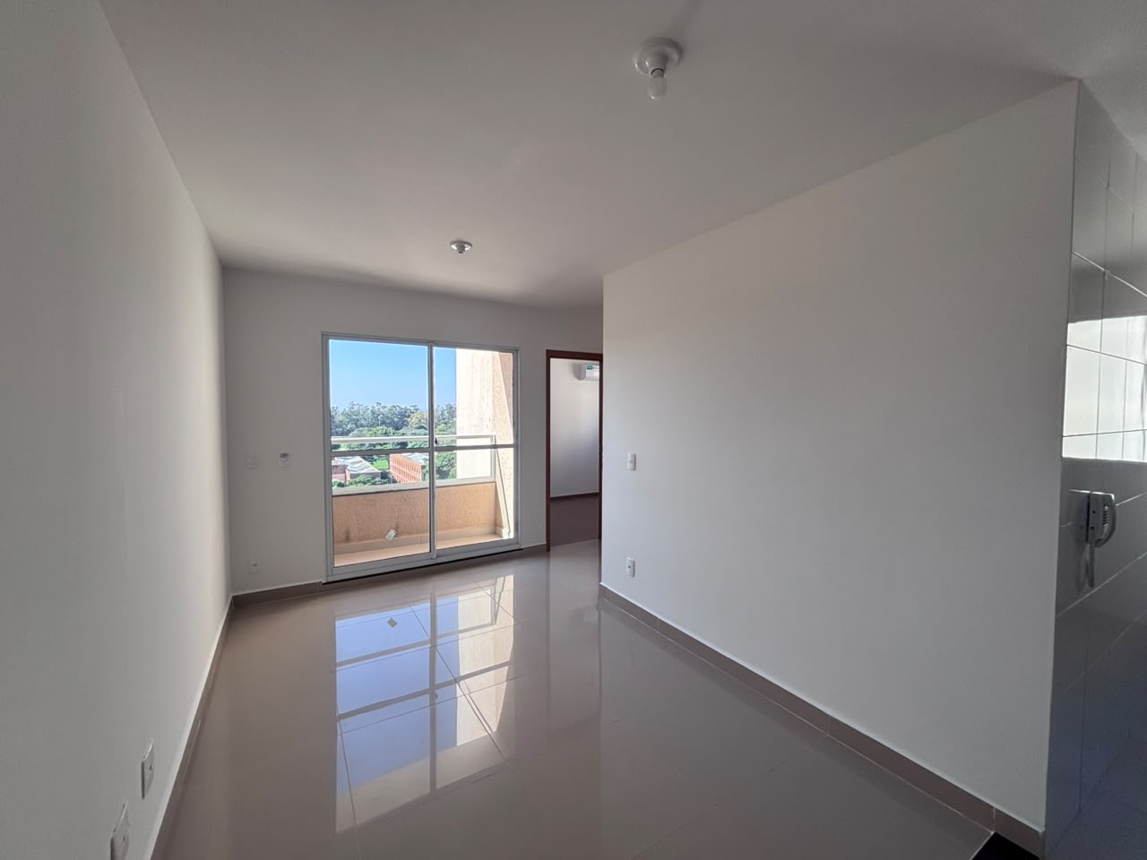 Apartamento com 2 Quartos e 49 m² na Zona 07 - Maringá/PR
