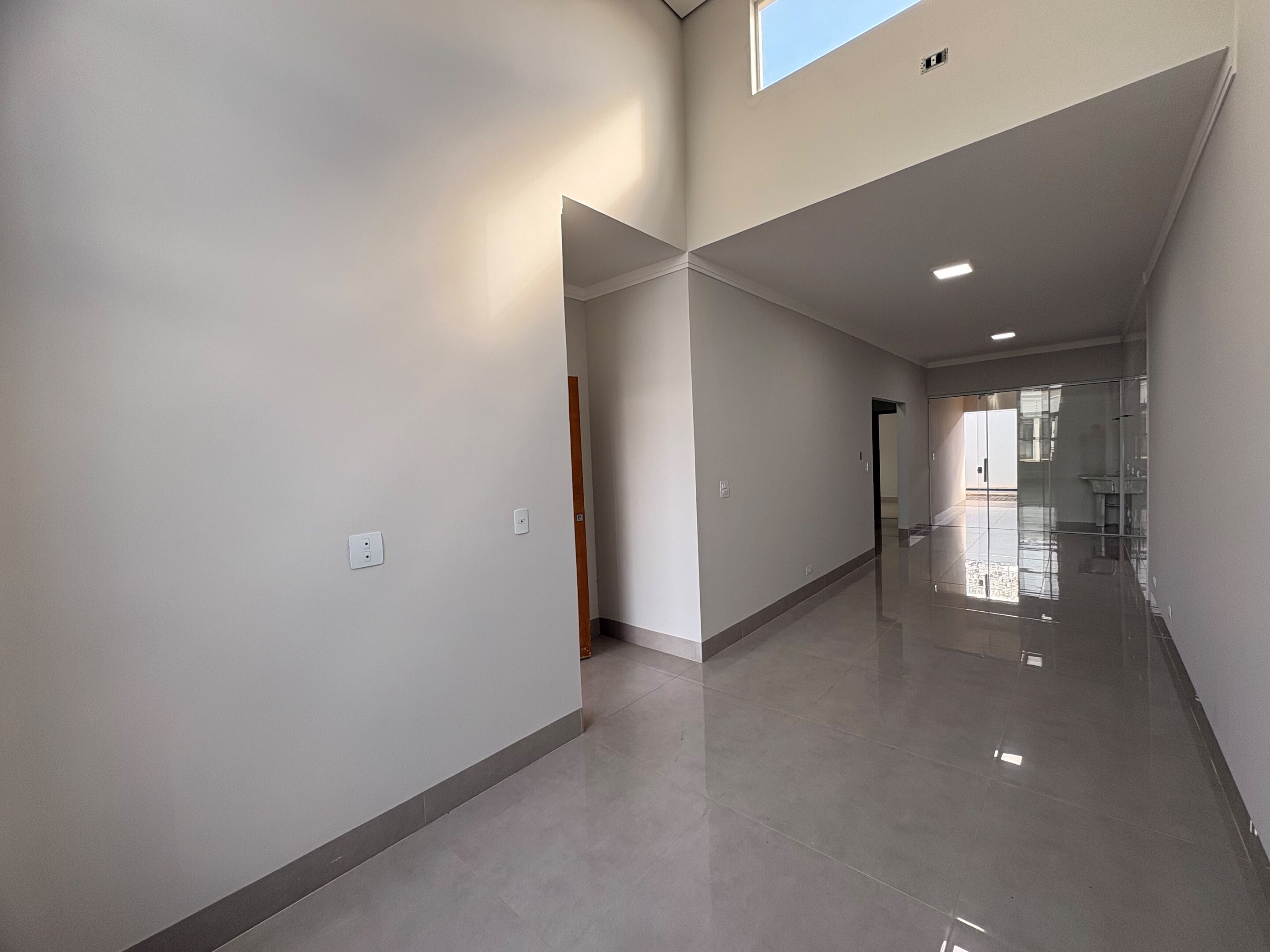 Casa para Venda com 1 suíte + 2 quartos  em Maringá-Pr
