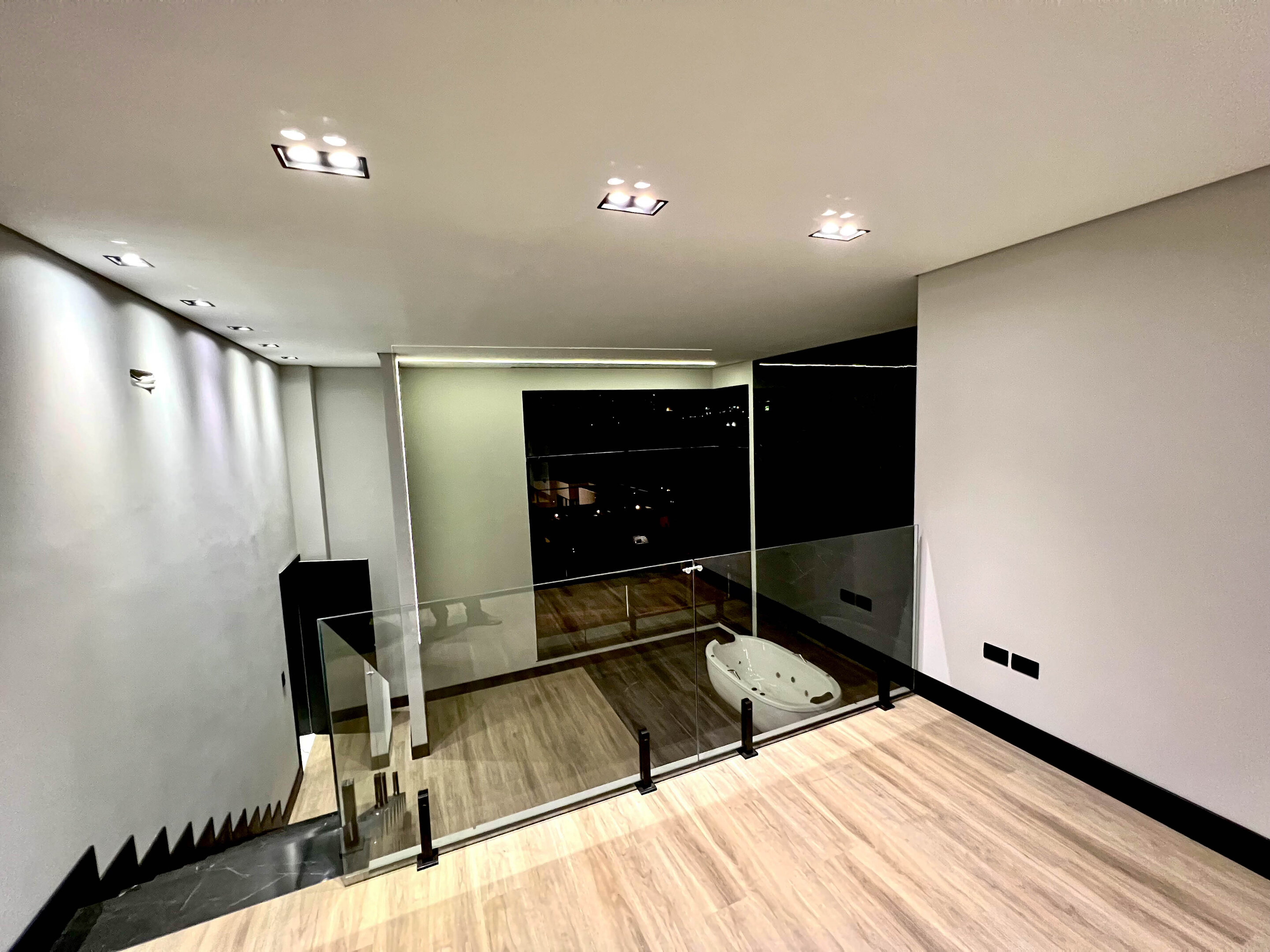CASA DE ALTO PADRÃO 4 Quartos, 420 m² - JARDIM DAS NAÇÕES, Maringá/PR