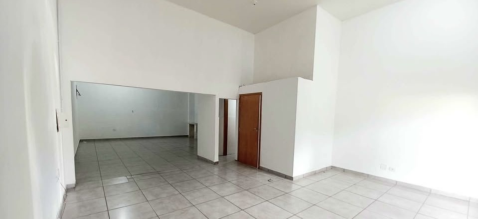 Conjunto Comercial com 100 m² na Zona 07 - Maringá/PR