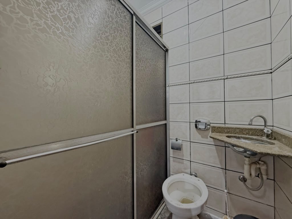 🏡 CASA PARA LOCAÇÃO | 1 SUÍTE + 2 QUARTOS, CHURRASQUEIRA E 3 VAGAS NA VILA ESPERANÇA ✨