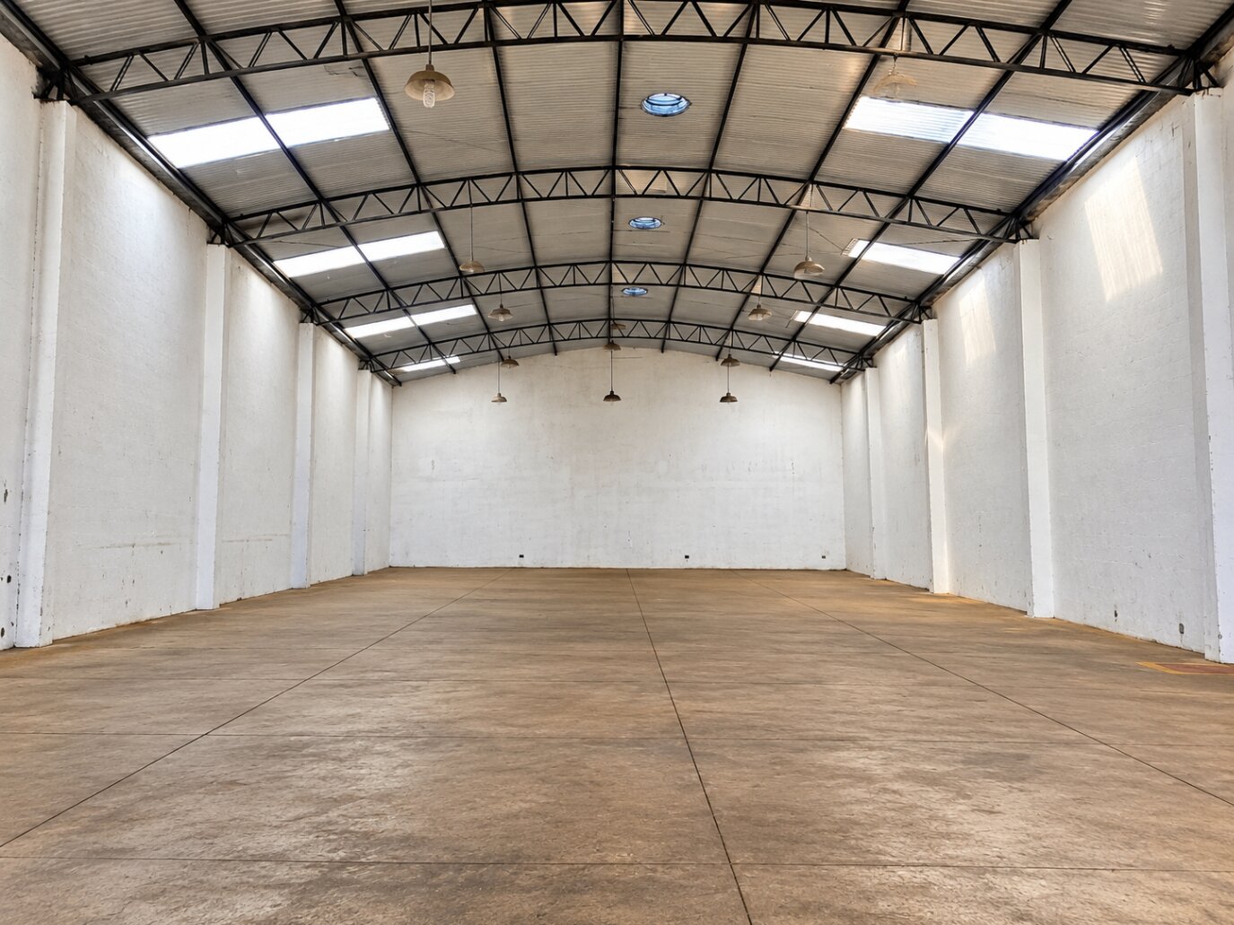 **Galpão Comercial de 420 m² na Av. São Judas Tadeu – Amplo Espaço com Sistema de Exaustão | Maringá/PR**