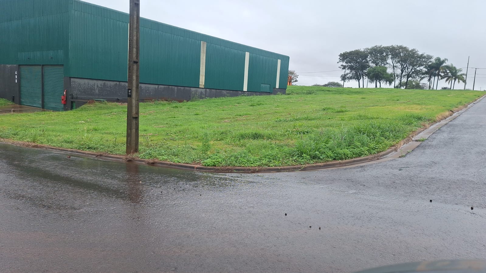 TERRENO DE 1.270 m² — ALPHA EMPRESARIAL