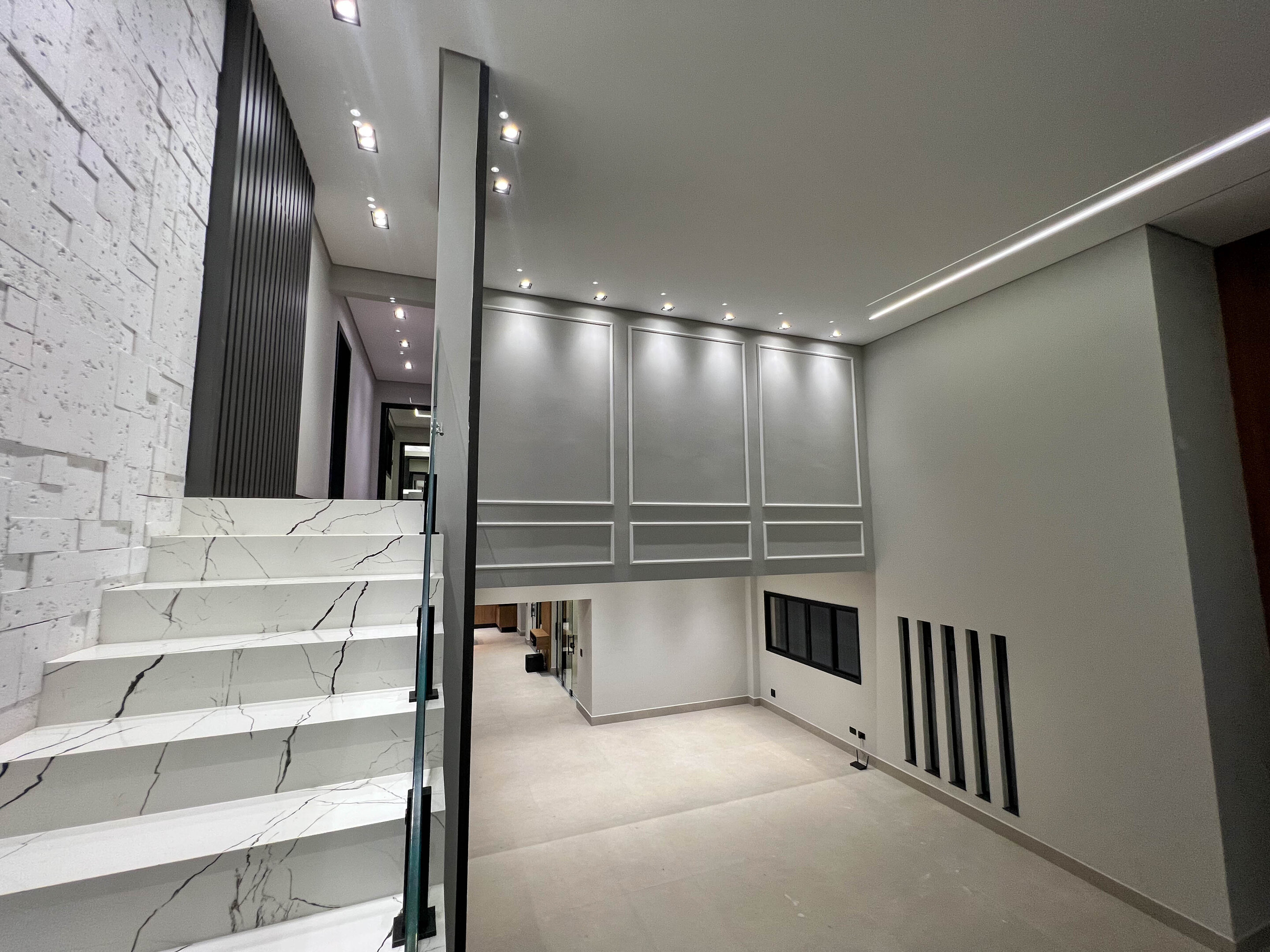 CASA DE ALTO PADRÃO 4 Quartos, 420 m² - JARDIM DAS NAÇÕES, Maringá/PR