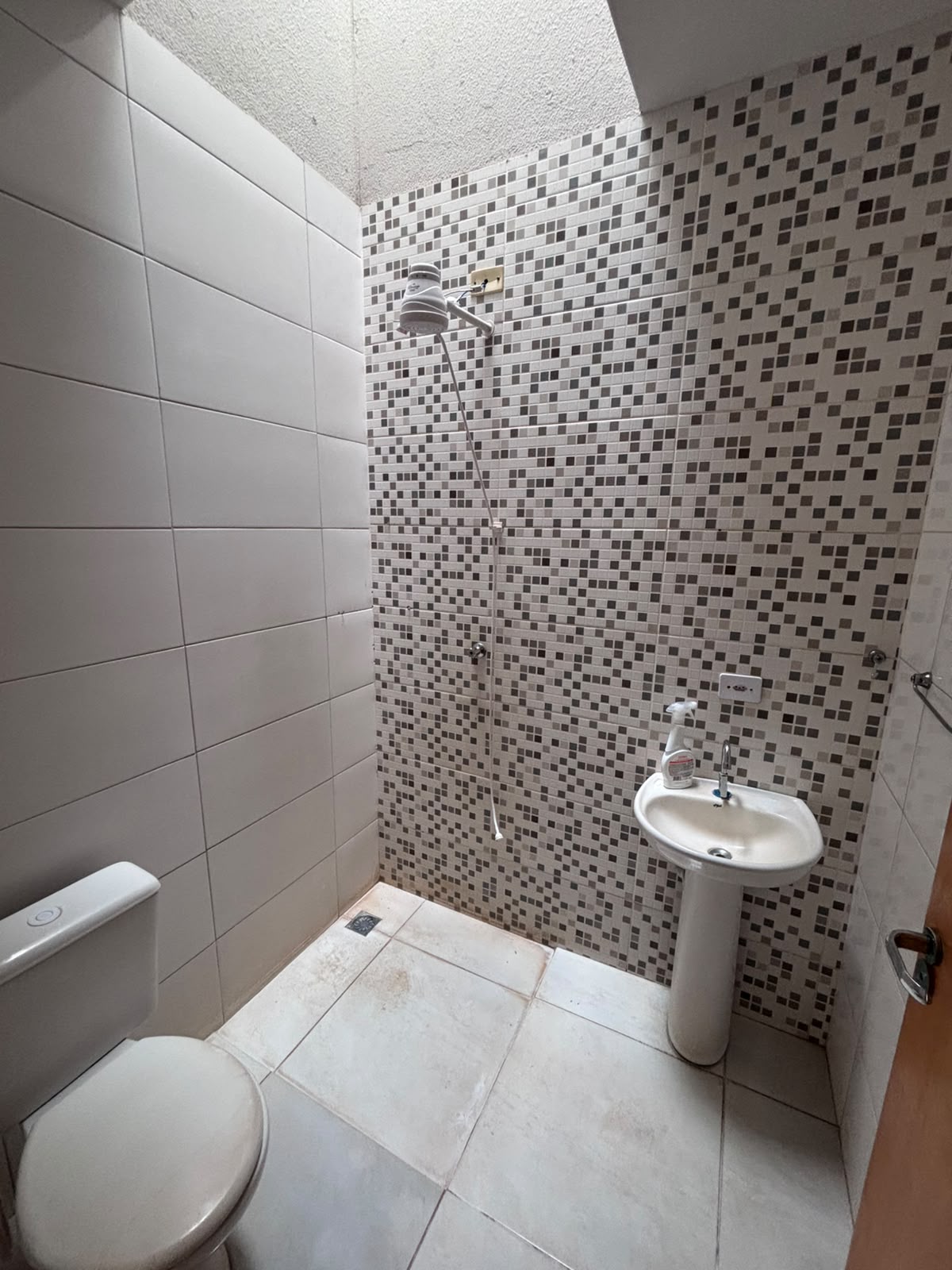 Casa com 2 Quartos e 2 Vagas, 80m² - Jardim Monterey, Sarandi/PR