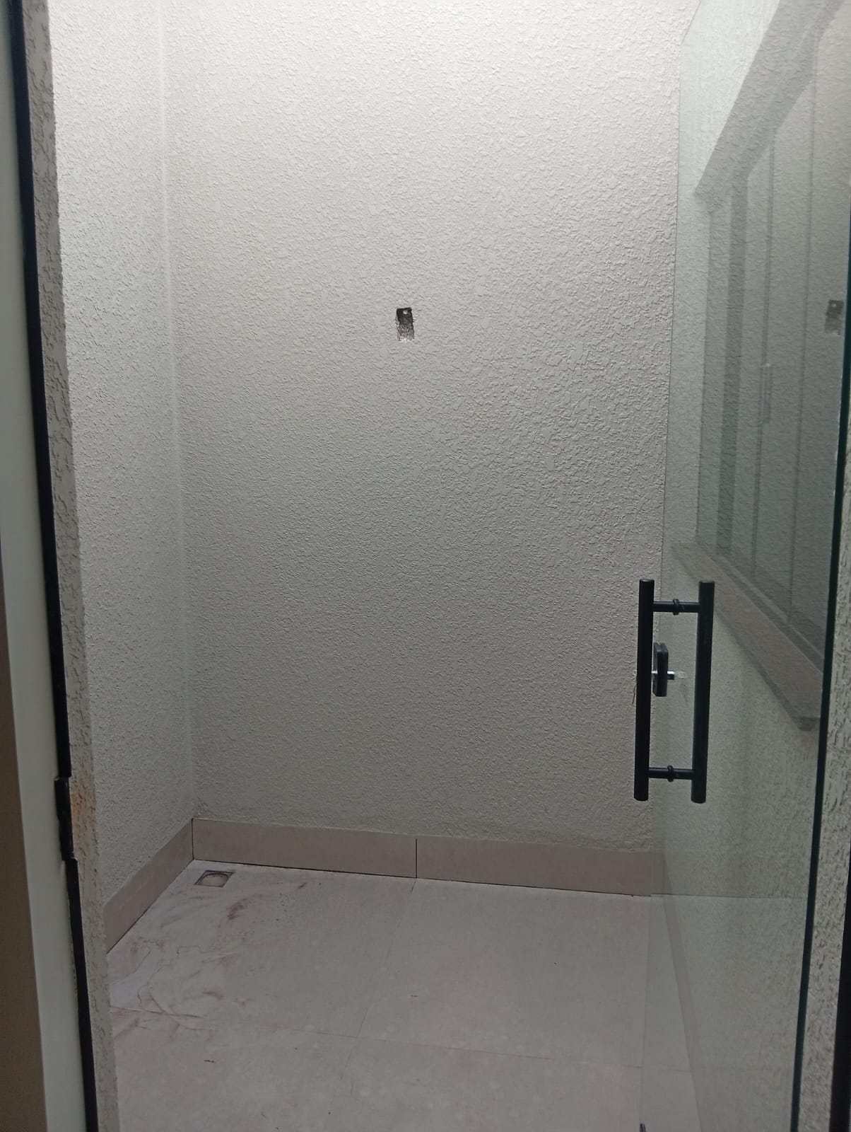 **Sua casa nova em Sarandi: suíte, churrasqueira e jardim de inverno!**