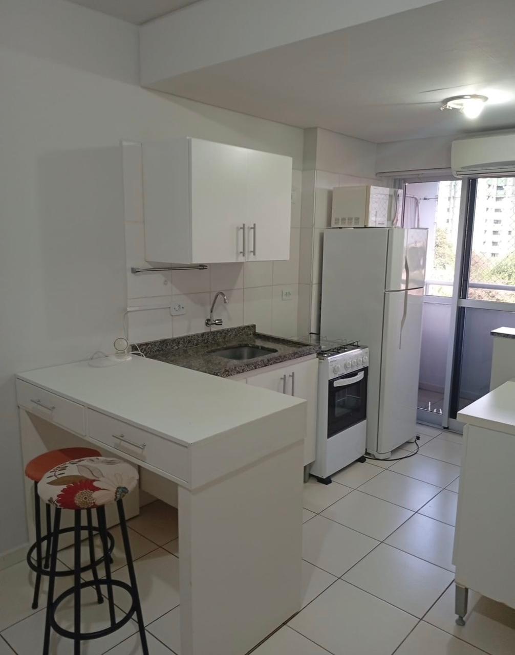Kitnet Semi-Mobiliada para Locação – Av. Guedner