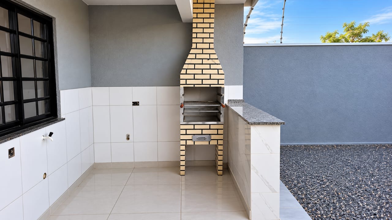 **Casa Nova para Locação no Jardim das Torres – 2 Quartos, Quintal, Churrasqueira e Garagem Coberta – Sarandi/PR**