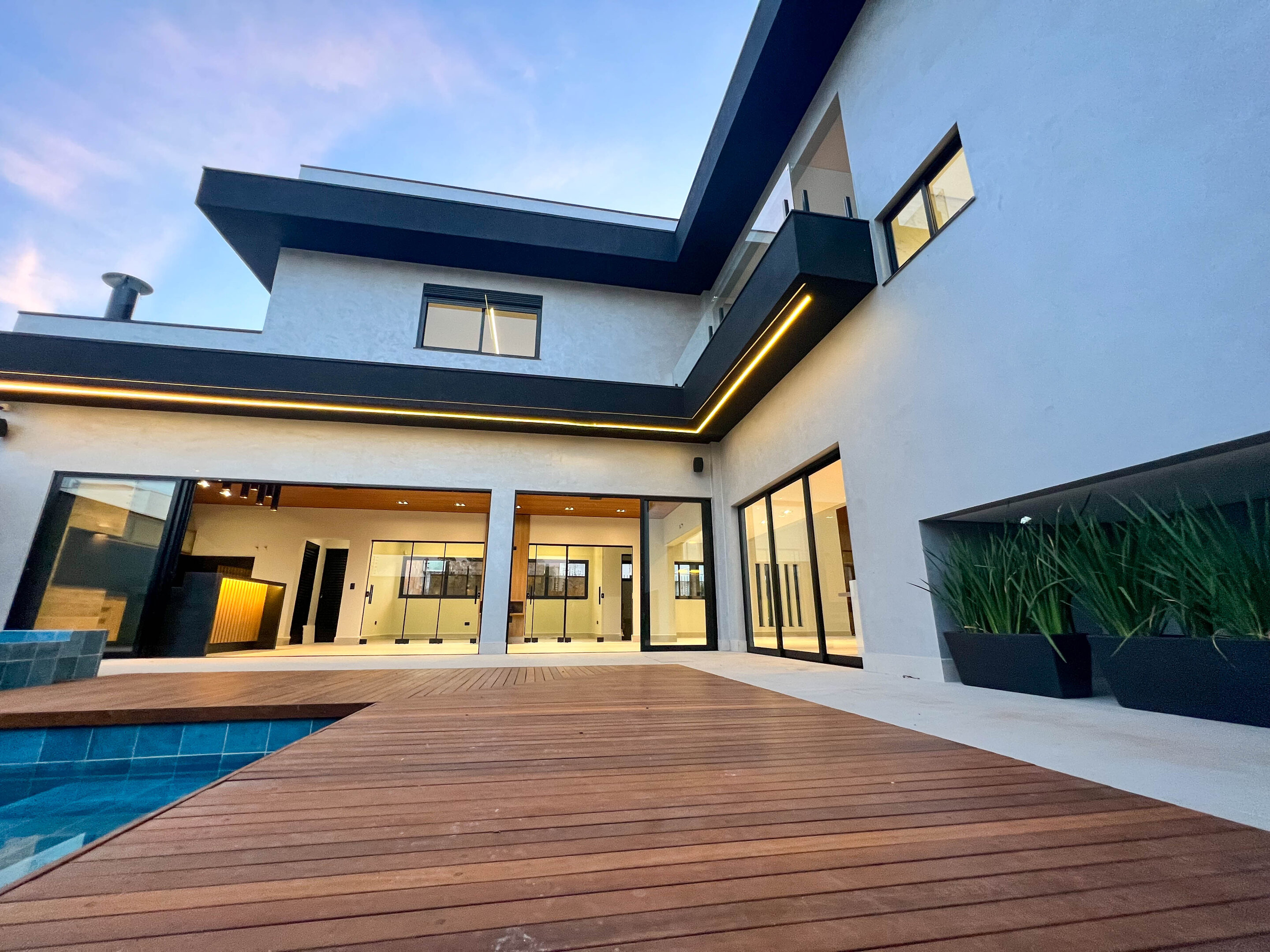 CASA DE ALTO PADRÃO 4 Quartos, 420 m² - JARDIM DAS NAÇÕES, Maringá/PR