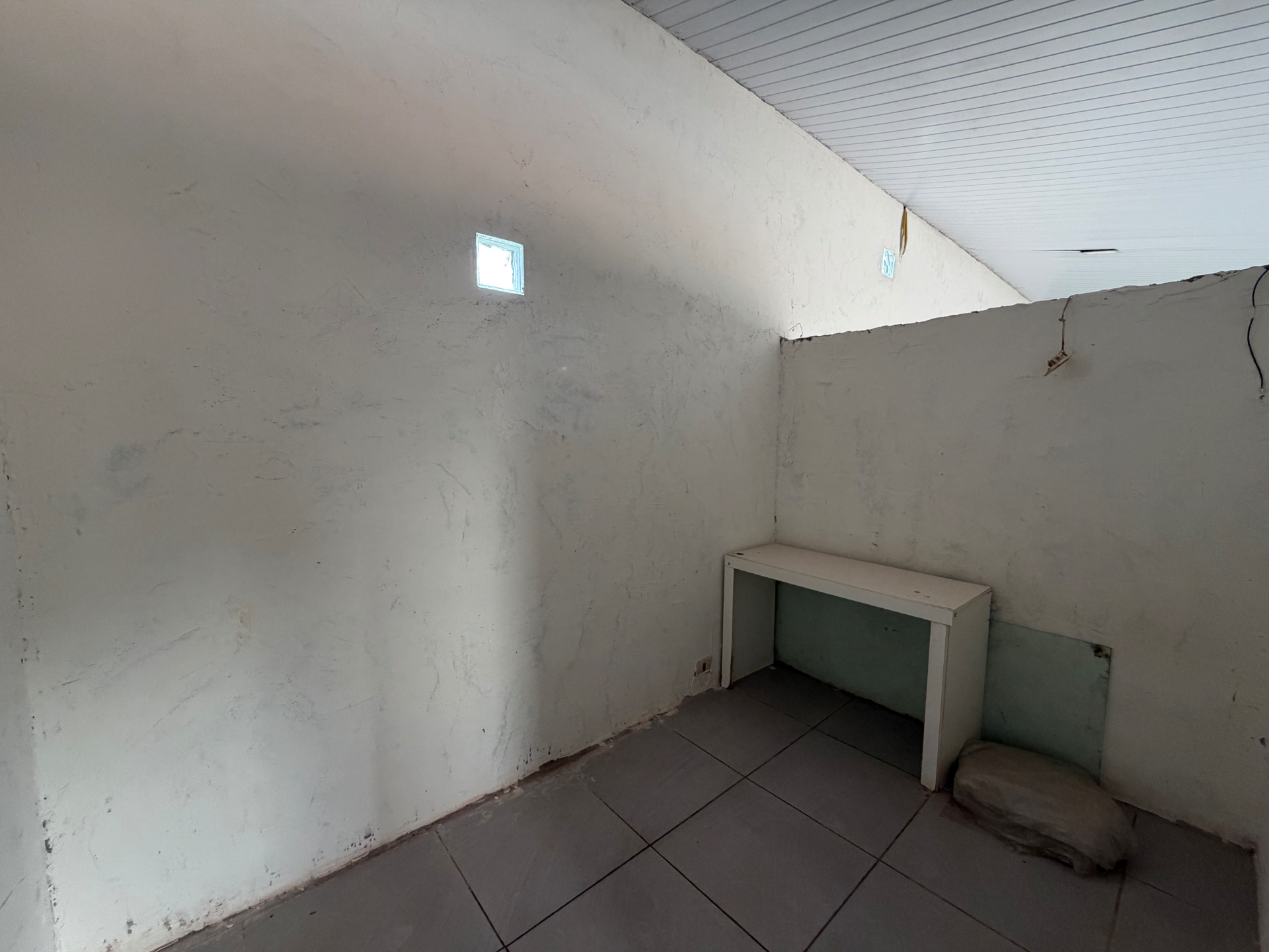 Kitnet com 1 Quarto e 34 m² - Parque das Grevíleas, Maringá/PR