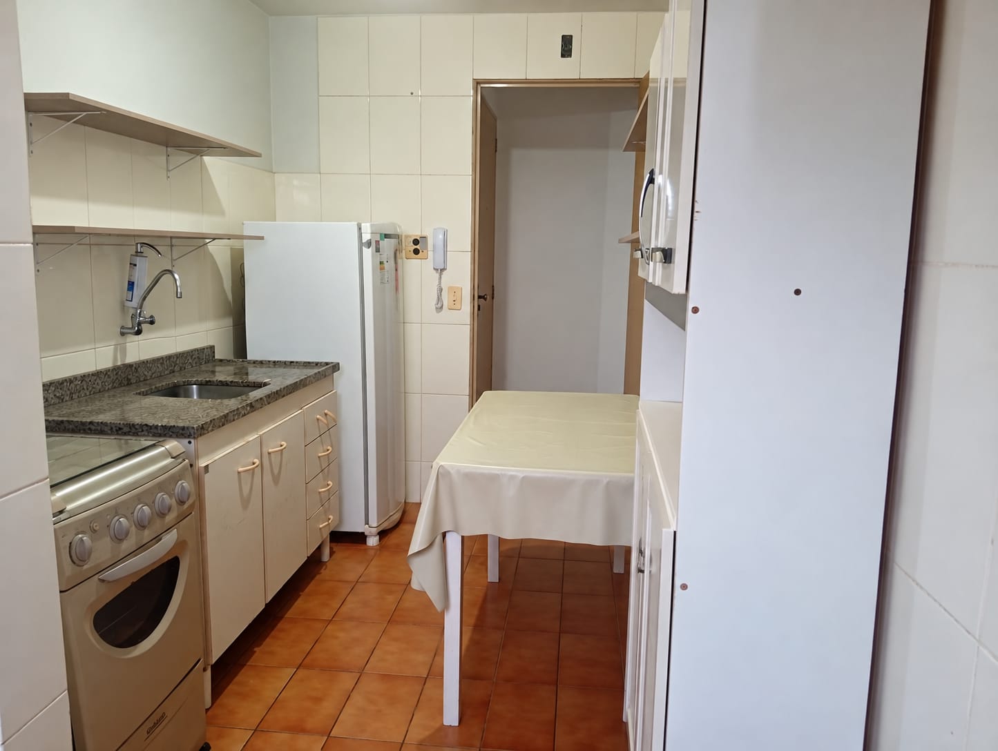 **Apartamento de 3 quartos com garagem e elevador no Edifício Lírios**