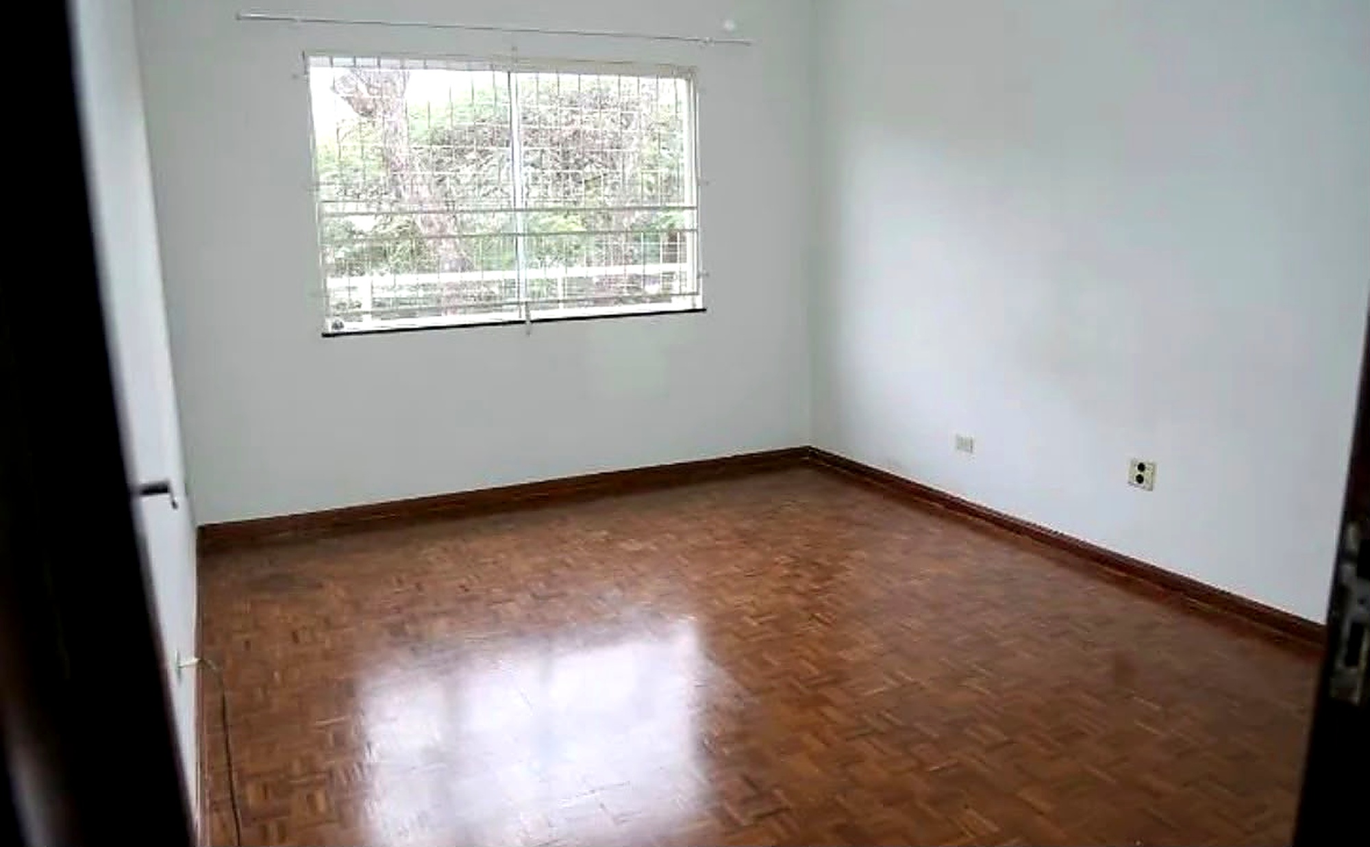 Apartamento Sobreloja para Locação com 3 Quartos, Suíte, Sacada e 2 Vagas