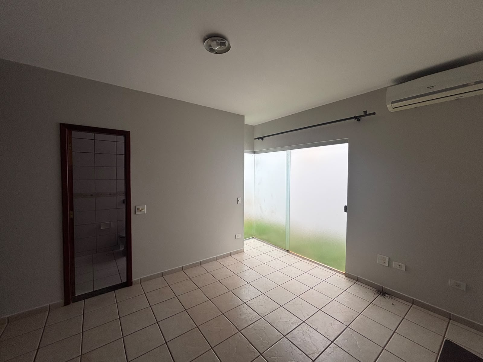 Casa com 3 Quartos, 115 m² - Jardim Imperial II, Maringá/PR