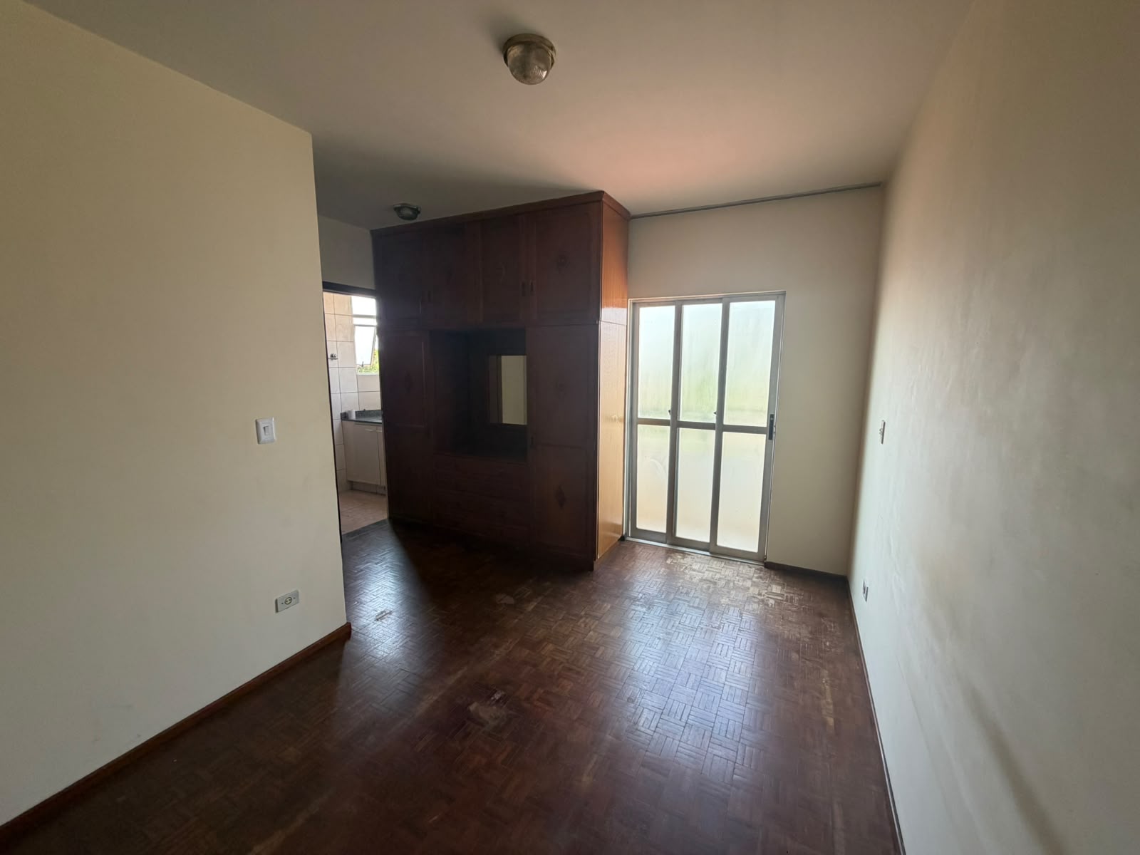 Apartamento com 2 Quartos, 90 m² na Zona 07 - Maringá/PR