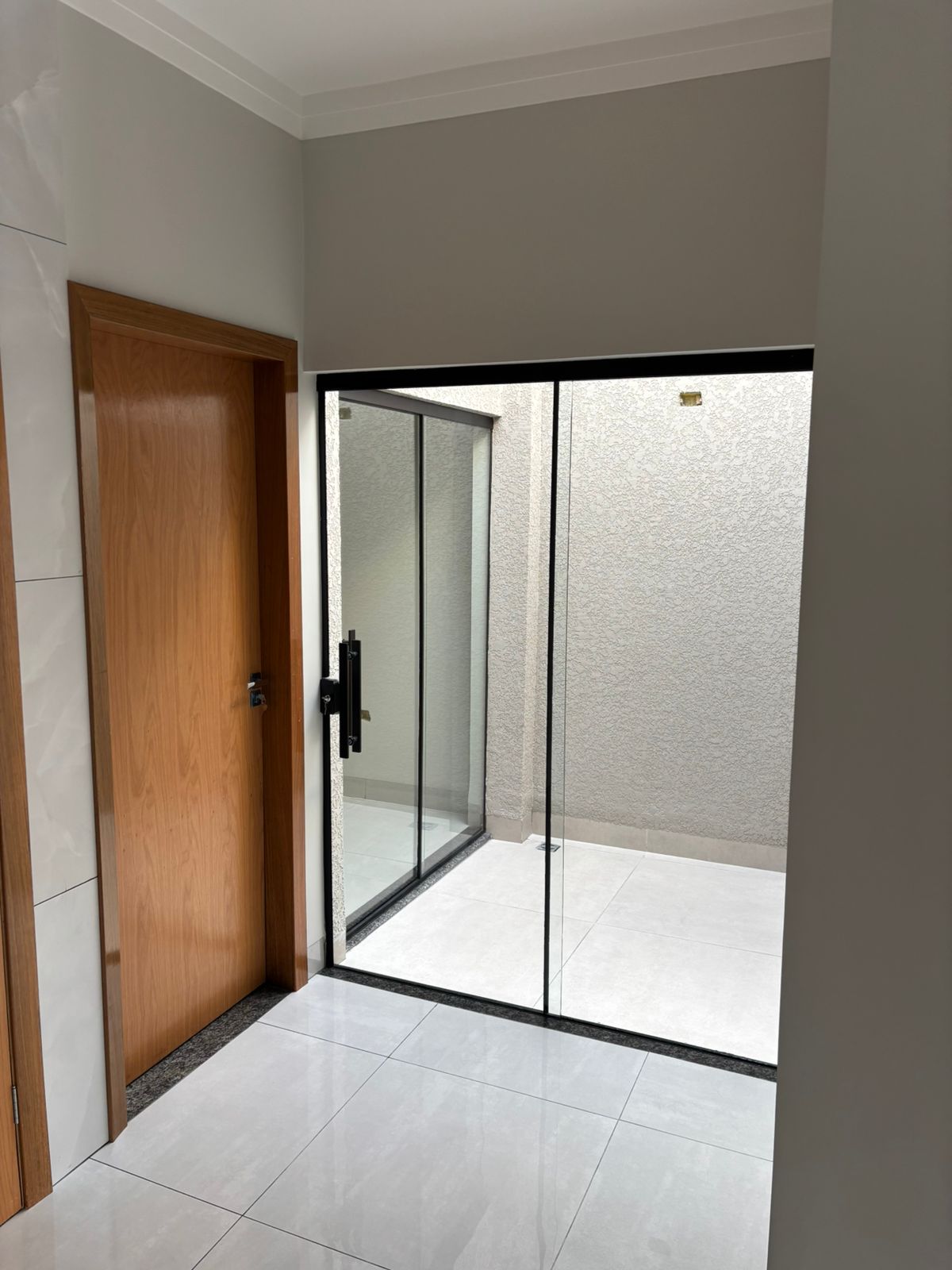 Casa Moderna com 1 Suíte e Área Gourmet à Venda em Maringá/PR