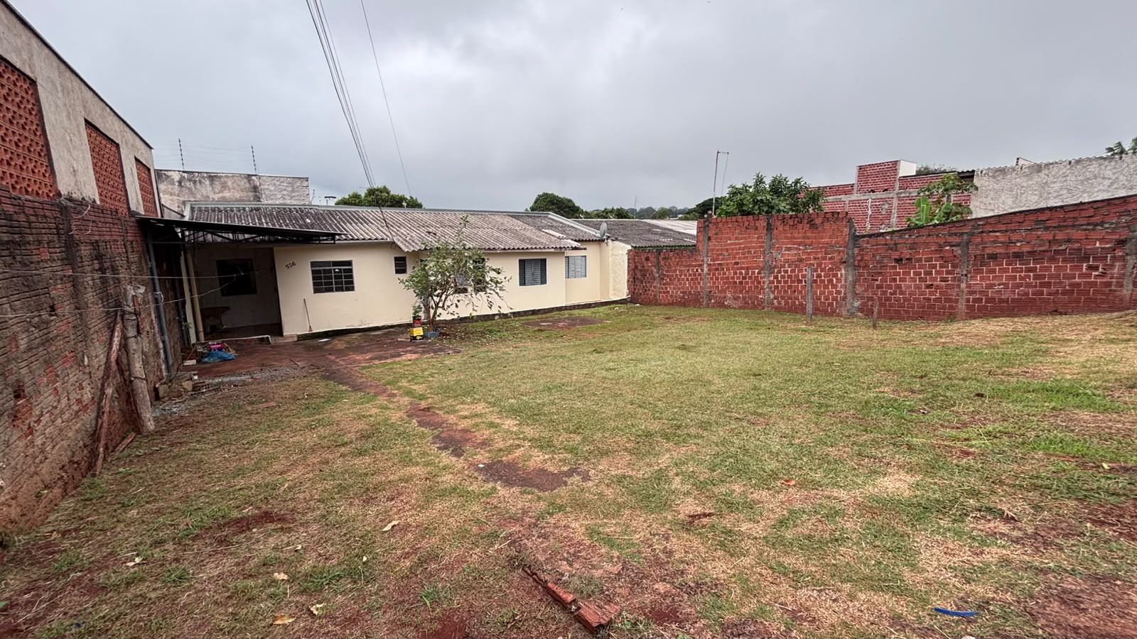 Casa à Venda com 2 Quartos, 80m² - Parque Residencial Tuiuti - Maringá/PR