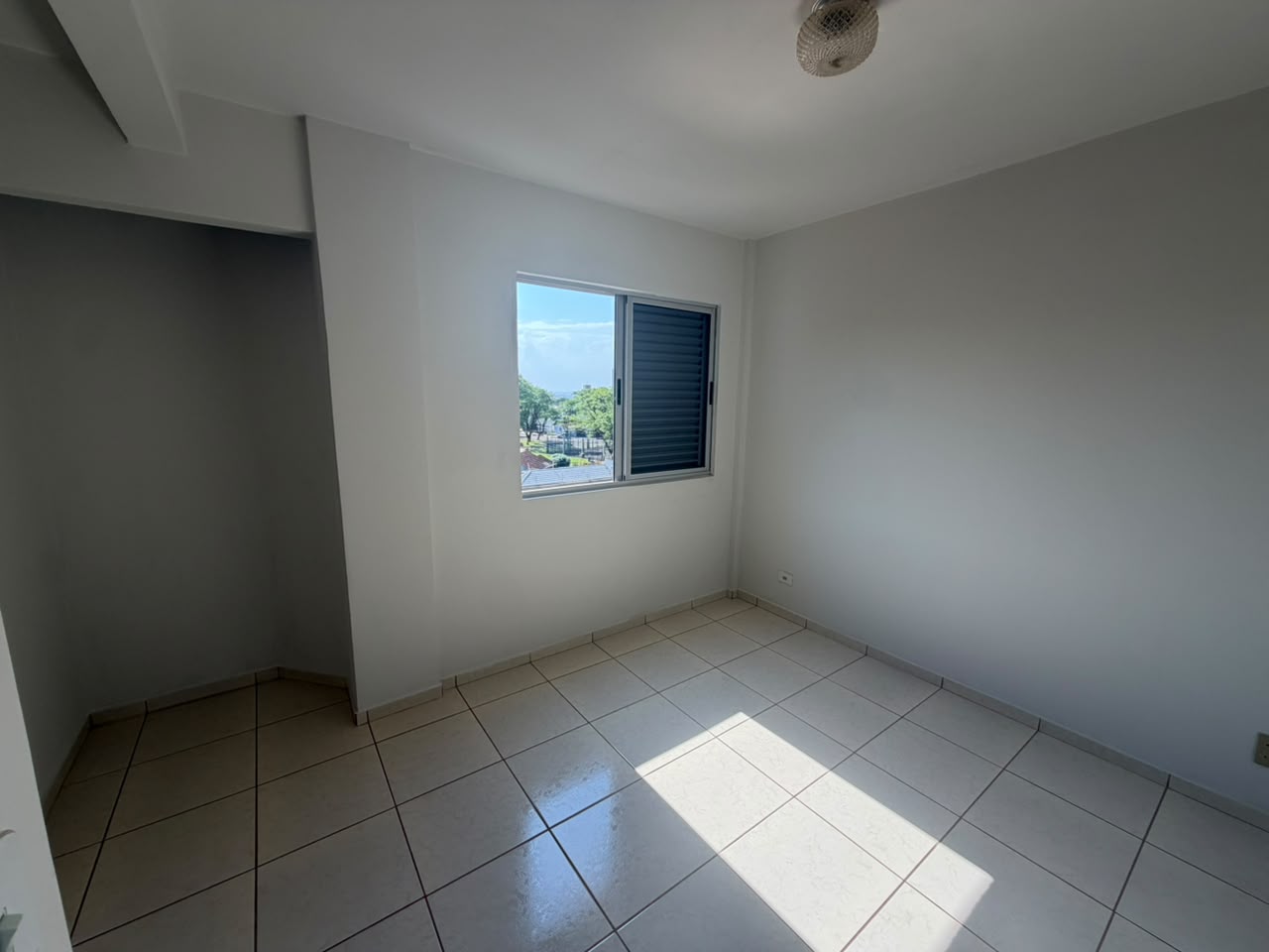 Alugue Sem Fiador - Apartamento com 3 Quartos, 115 m² - Zona 07, Maringá/PR