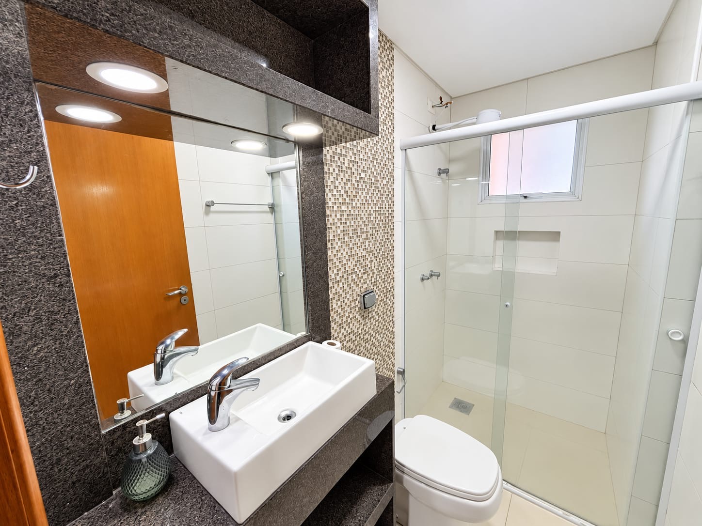 Excelente apartamento com 3 Quartos e 78m² para alugar na Zona 01 - Maringá/PR