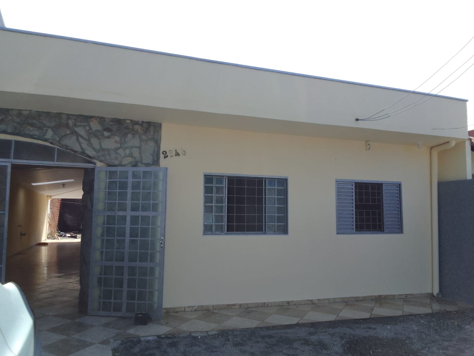 Por R$ 2.100 por mês, sua família pode ter 153 m², suíte e espaço para até 3 carros em Sarandi.