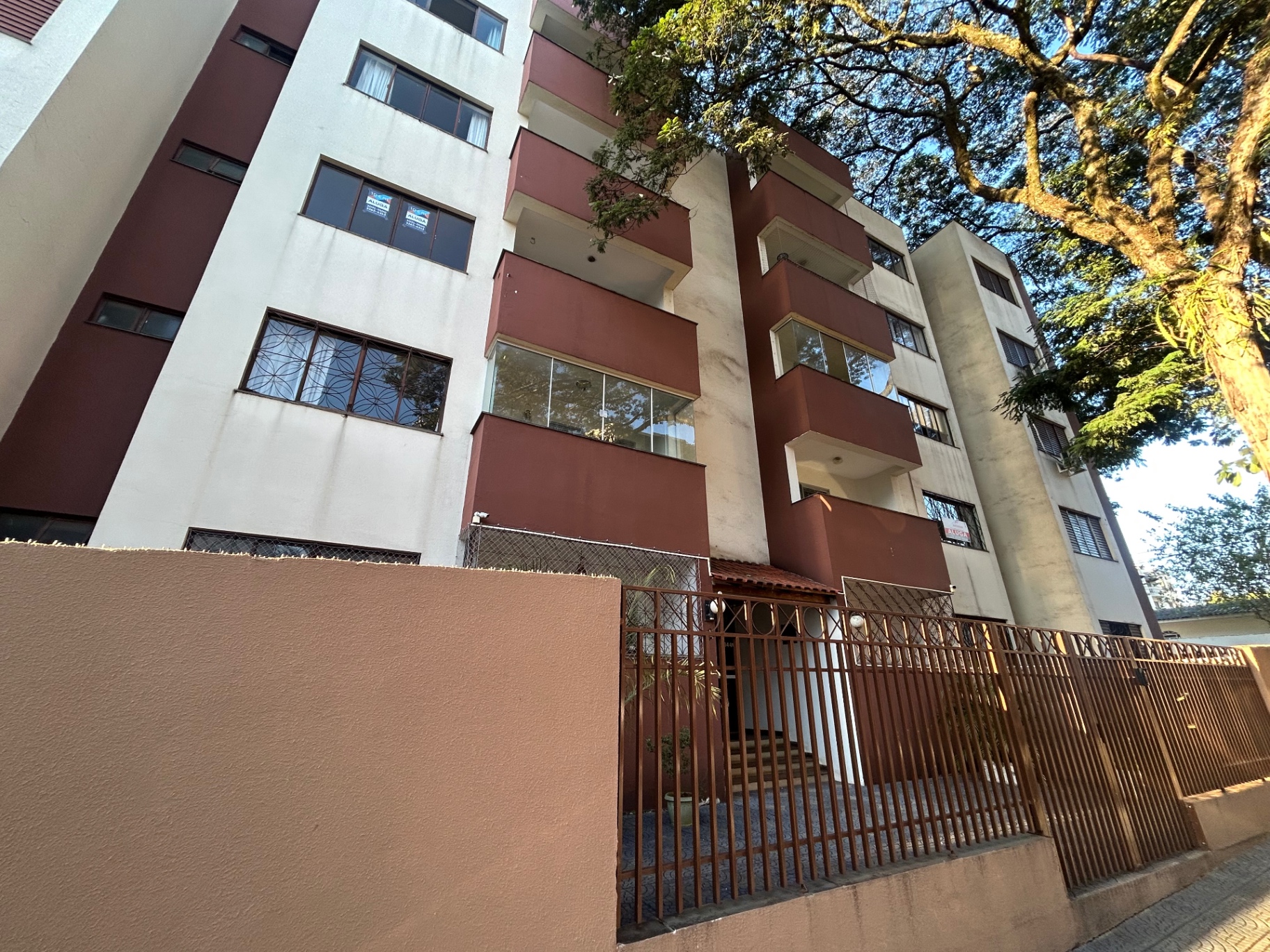 Apartamento com 3 Quartos e 120 m² na Zona 07 - Maringá/PR